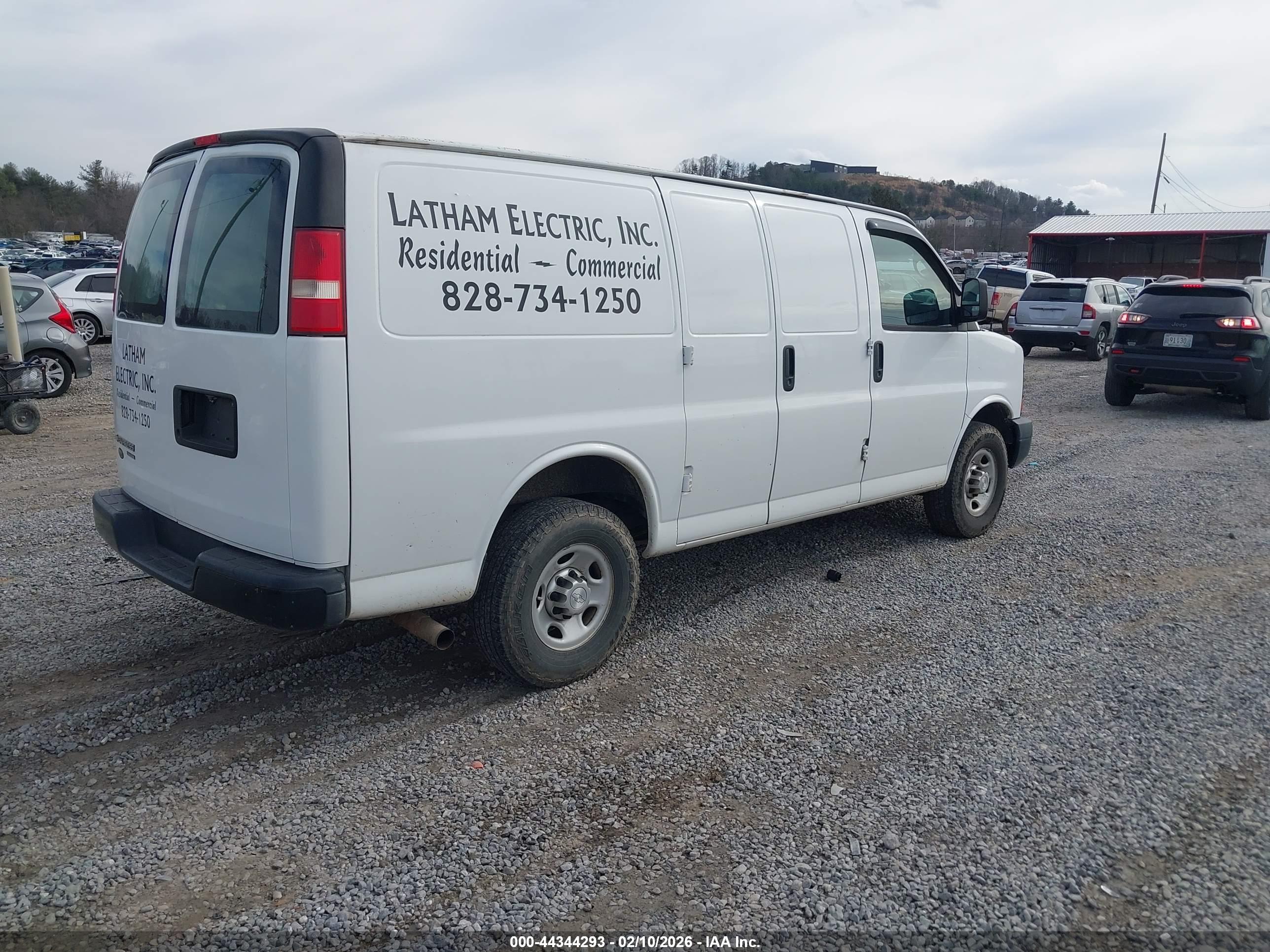 CHEVROLET EXPRESS image 4