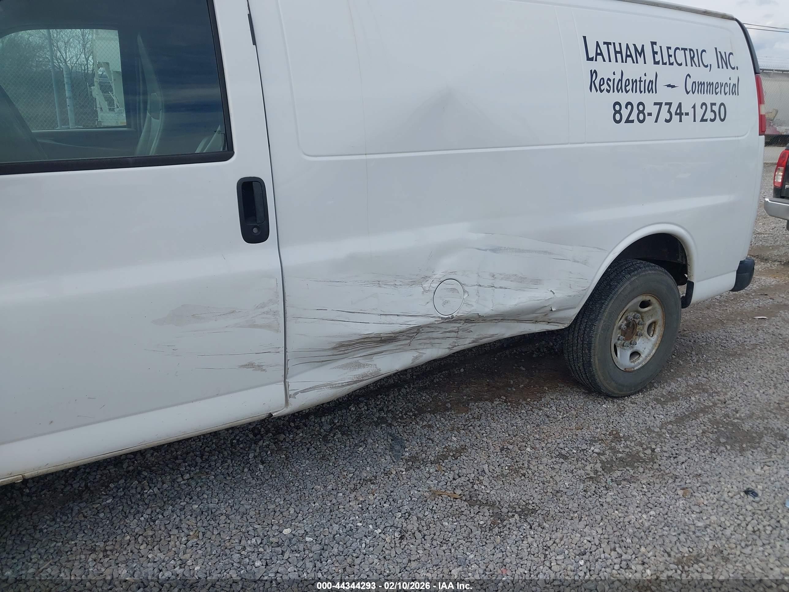 CHEVROLET EXPRESS image 6