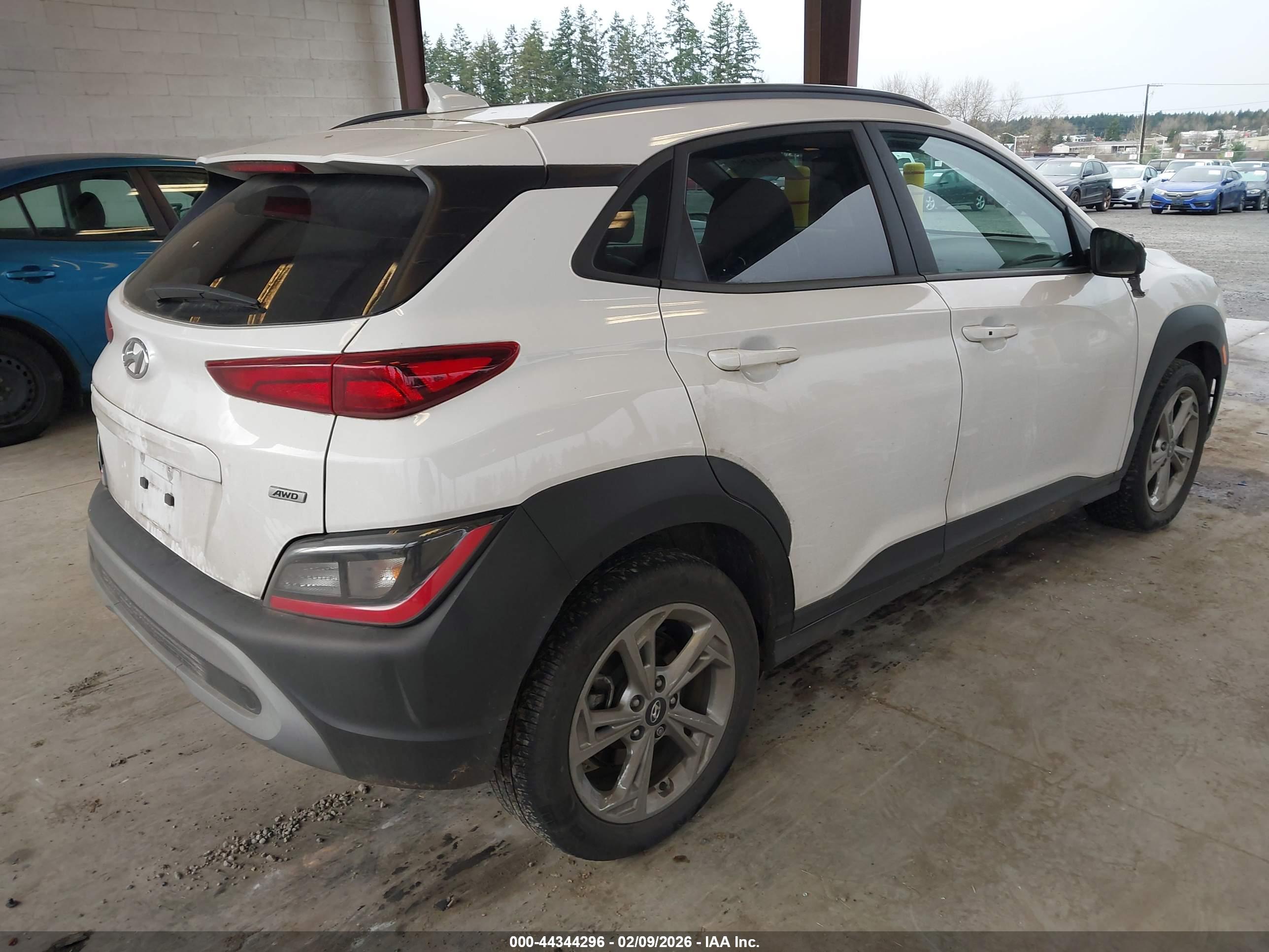 HYUNDAI KONA image 4