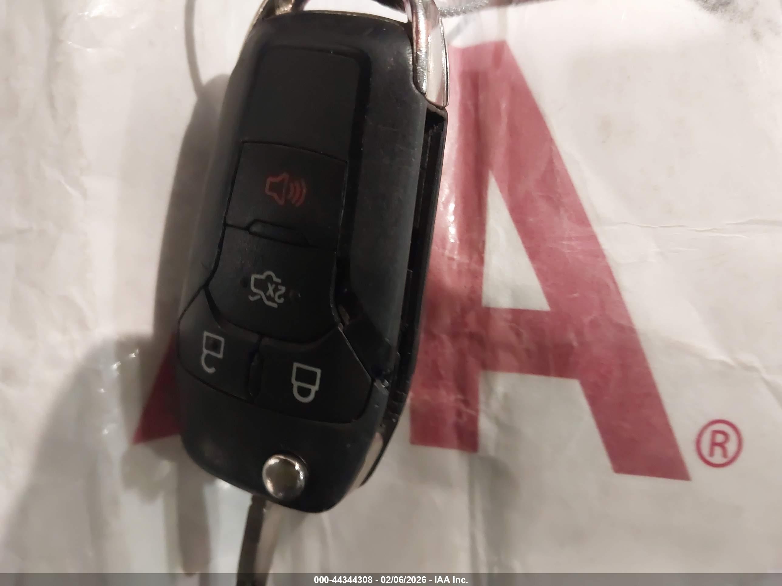 FORD FUSION image 11