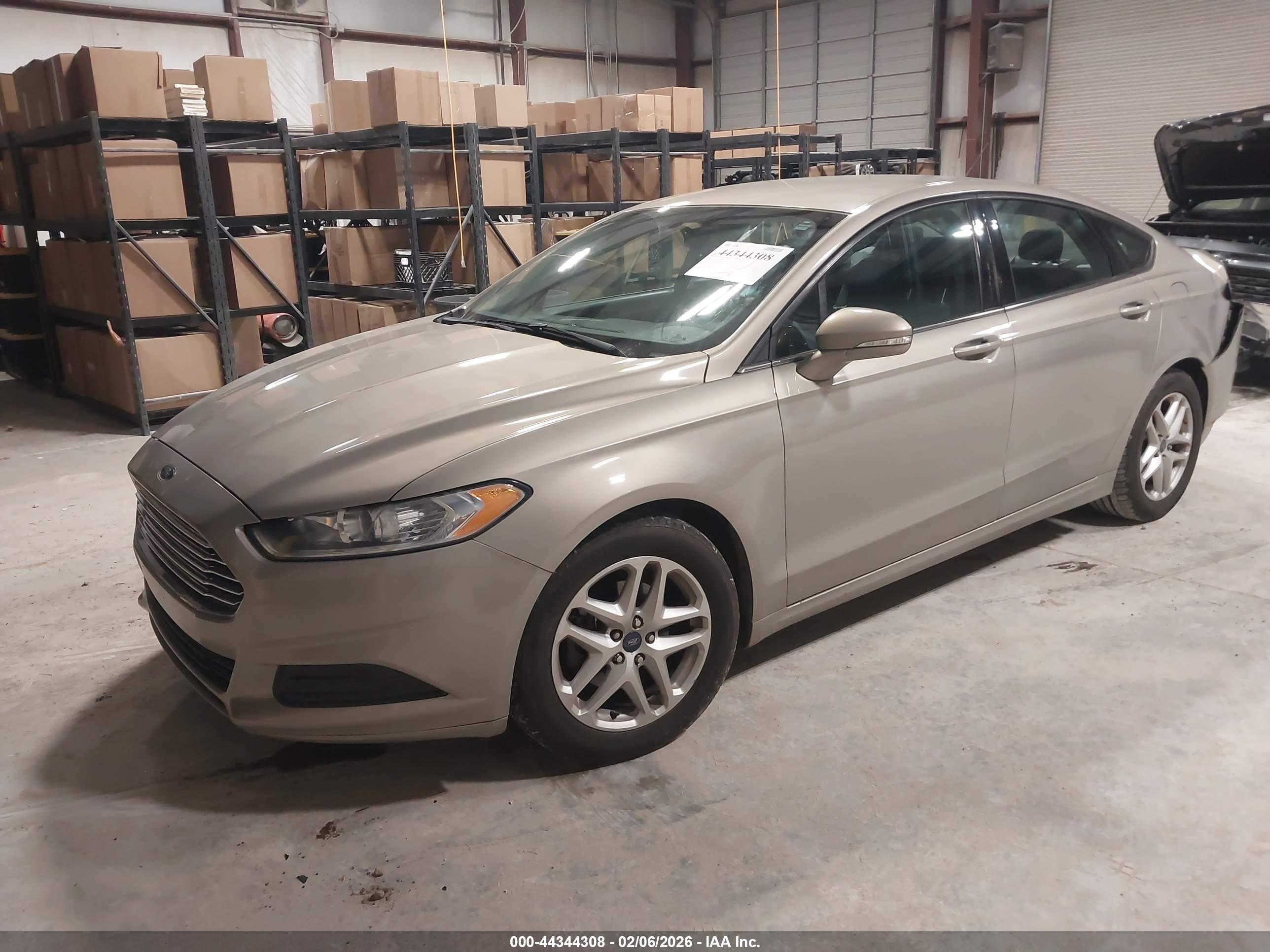 FORD FUSION image 2