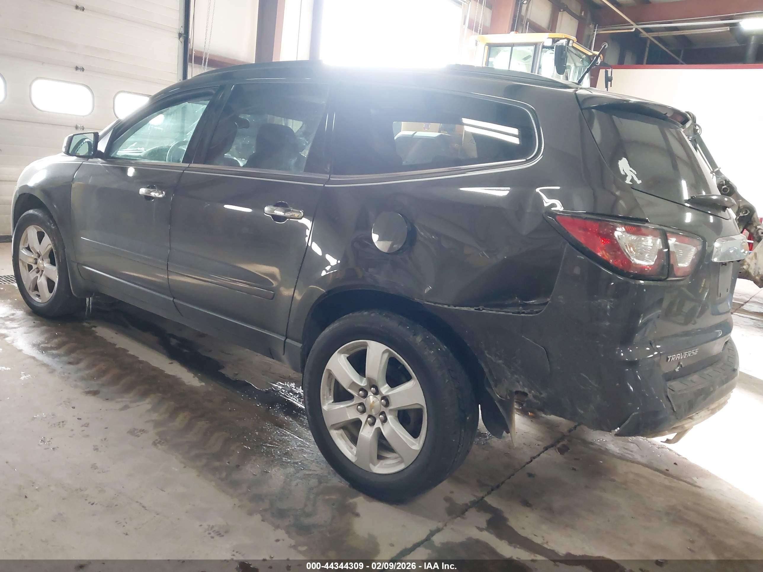 CHEVROLET TRAVERSE image 3