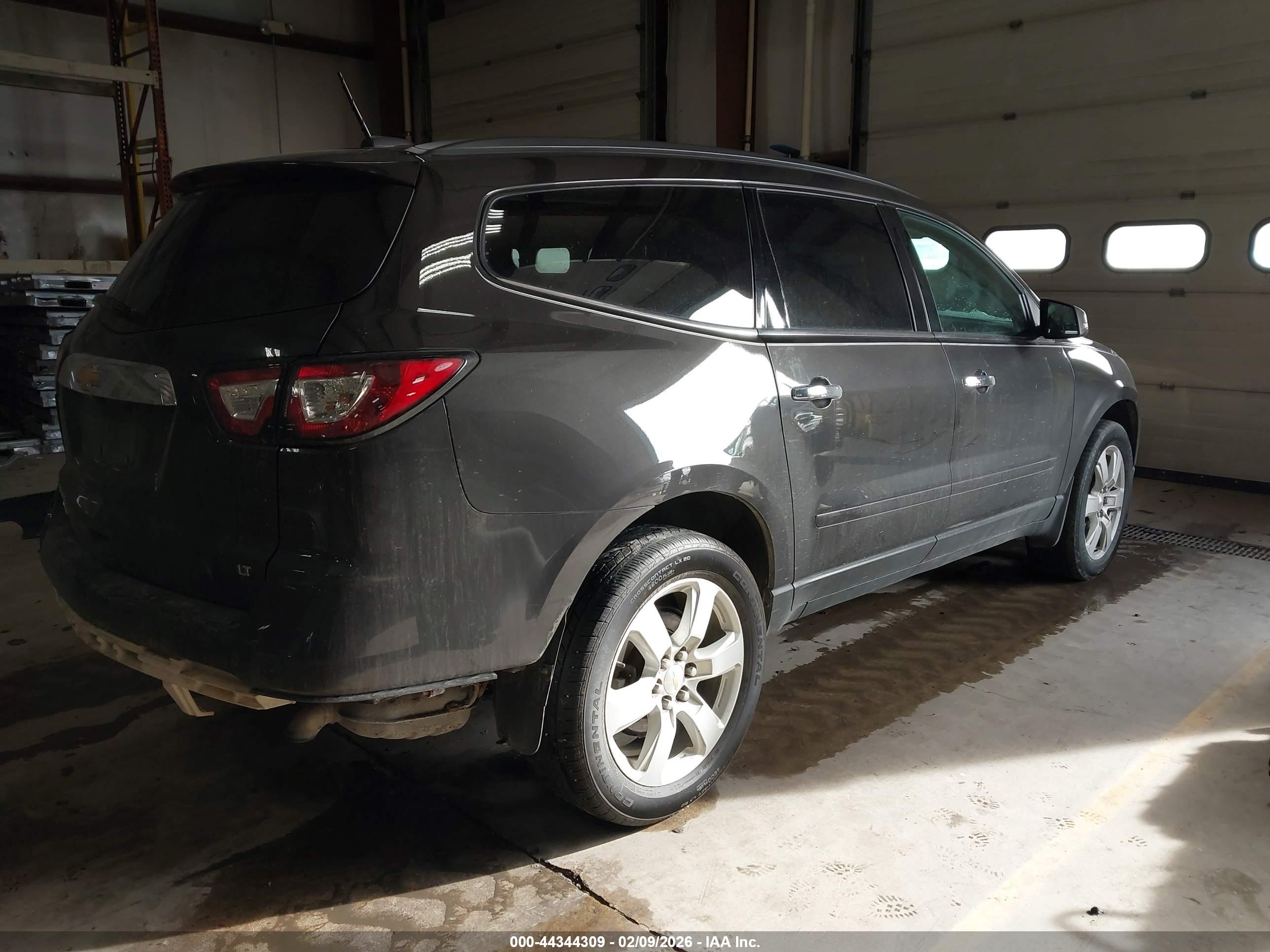 CHEVROLET TRAVERSE image 4