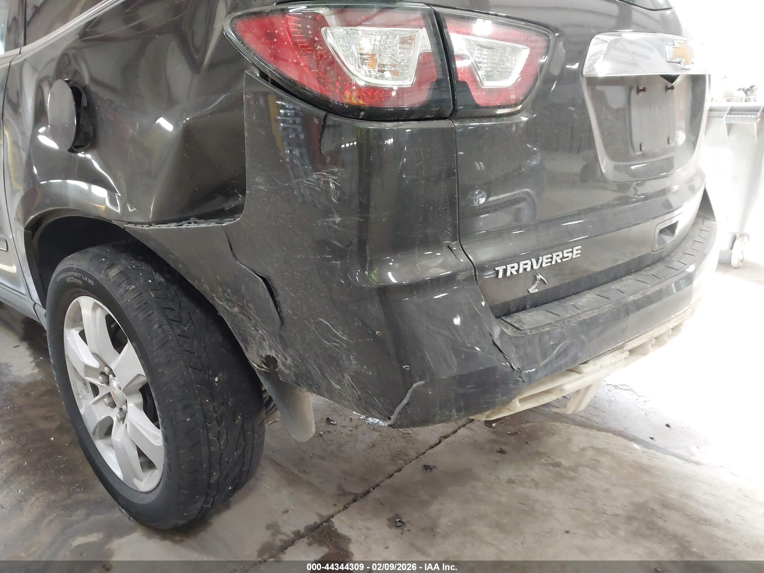 CHEVROLET TRAVERSE image 6