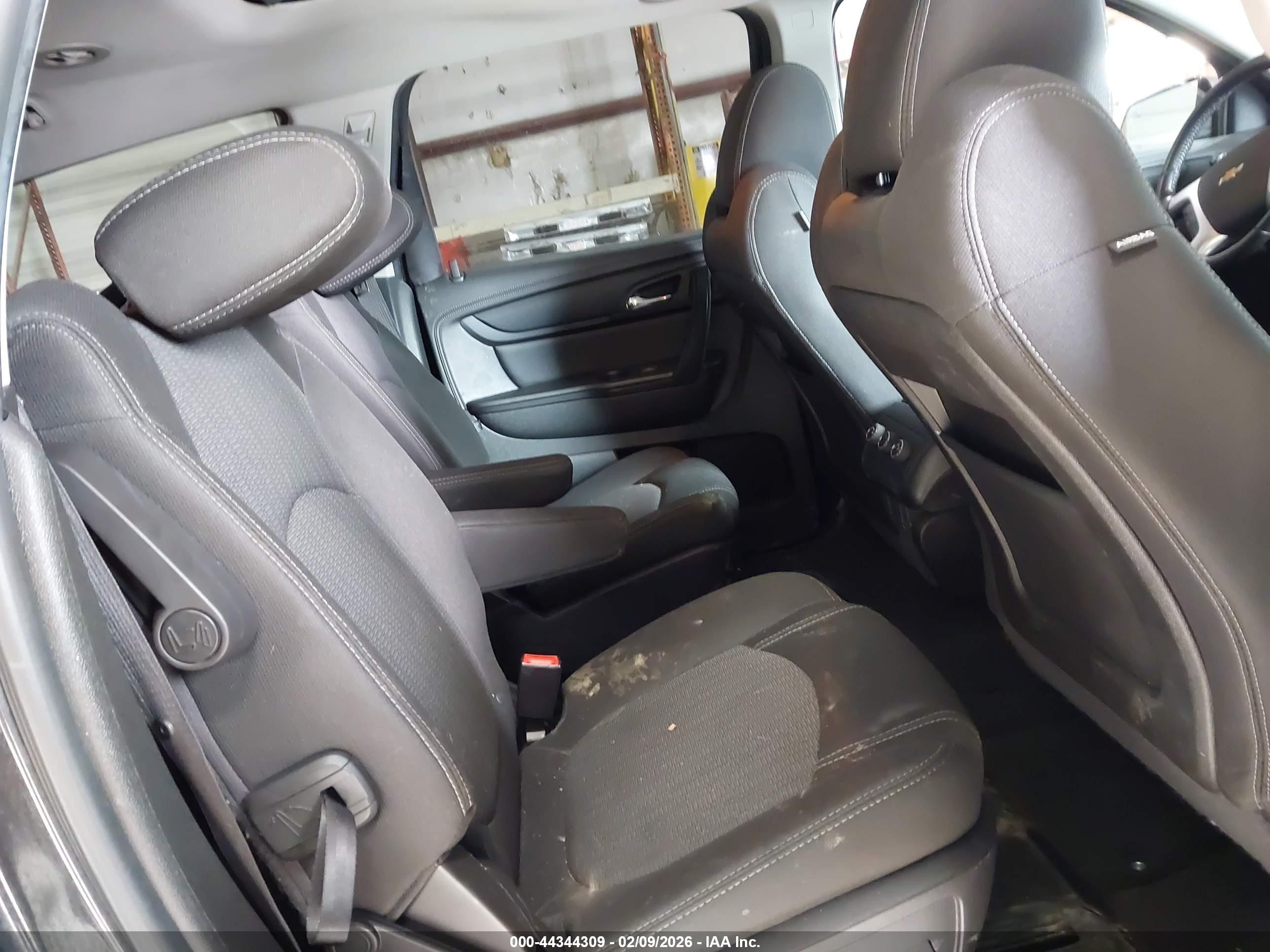 CHEVROLET TRAVERSE image 8
