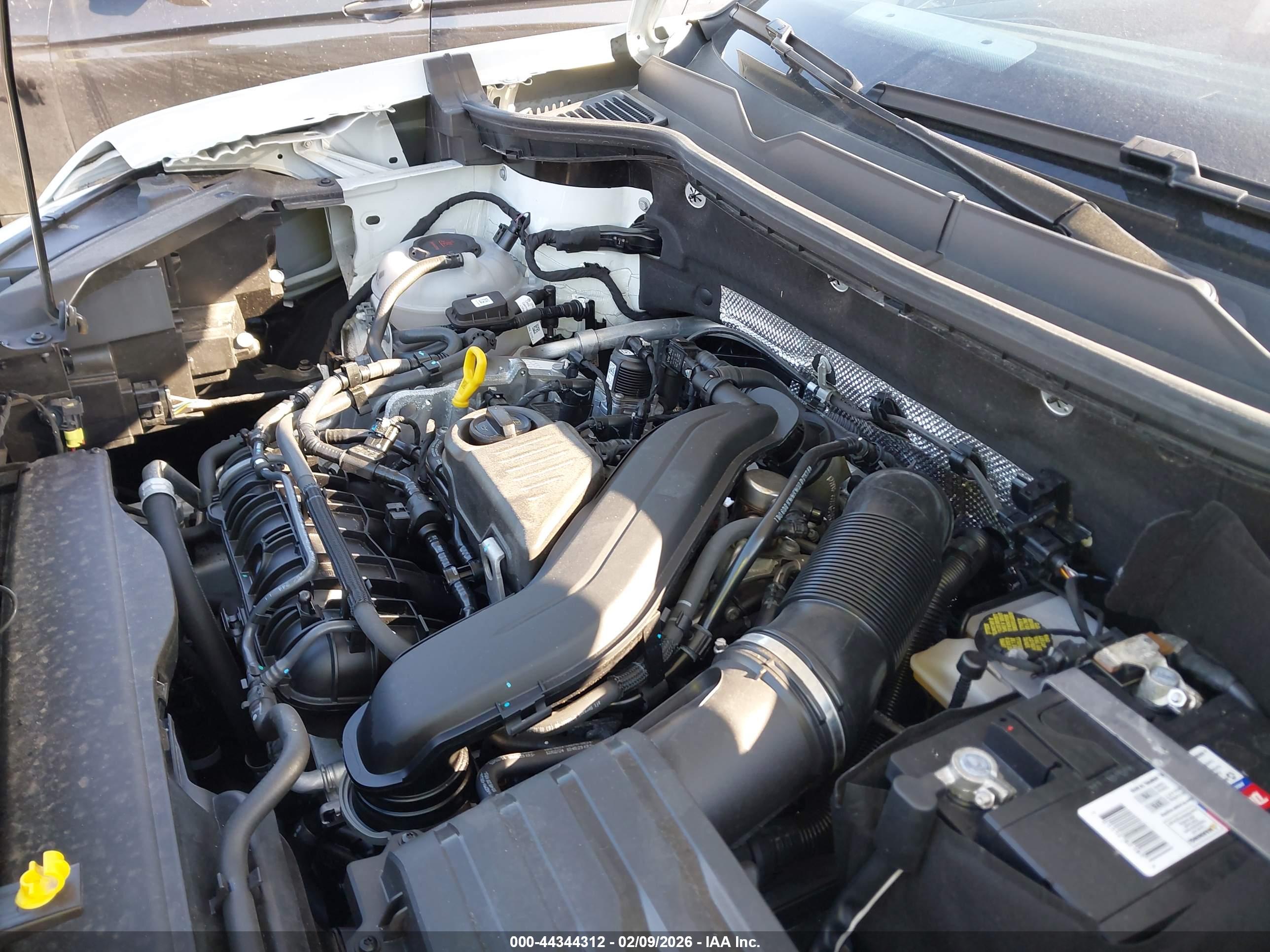 VOLKSWAGEN TAOS image 10