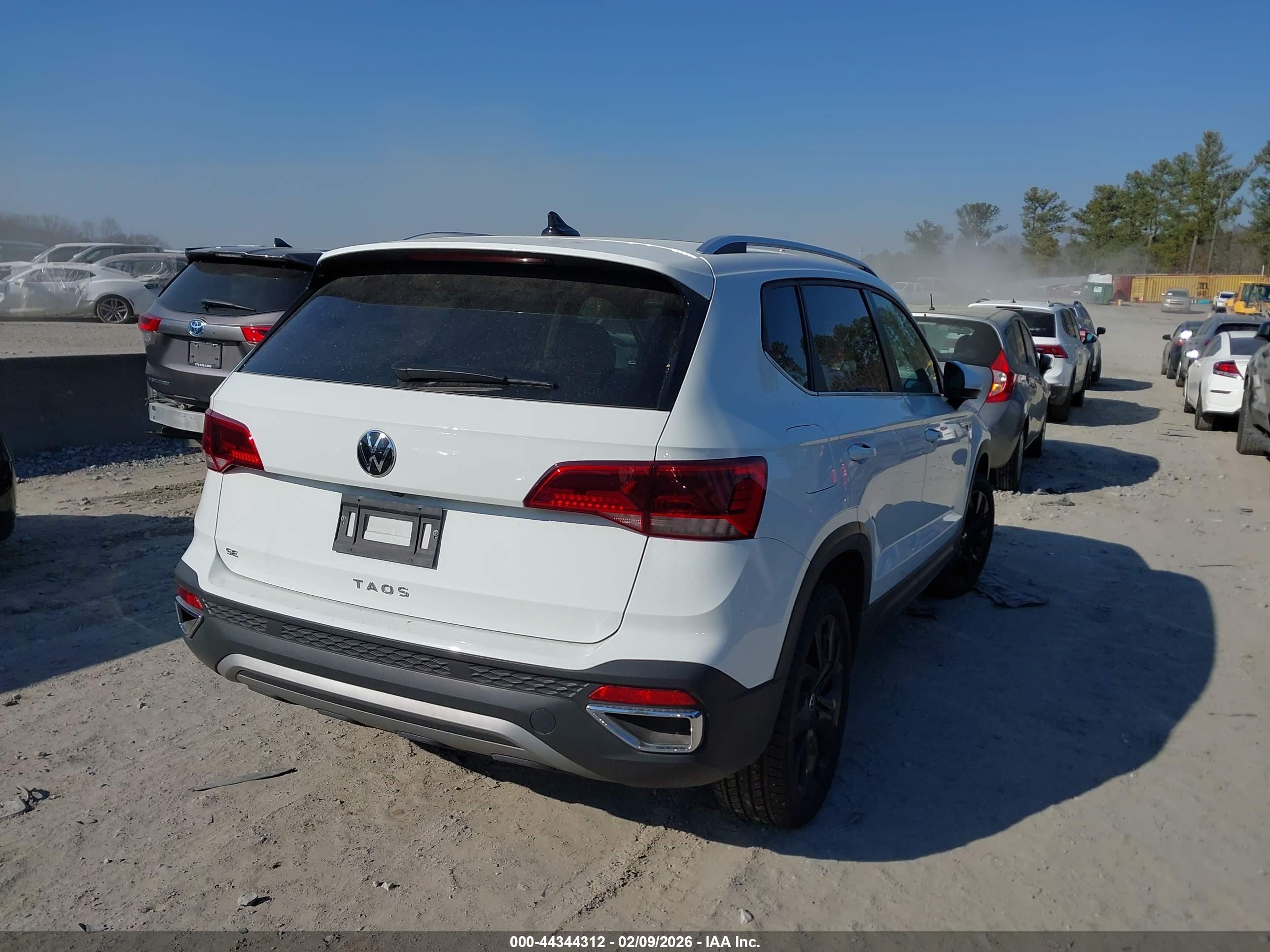 VOLKSWAGEN TAOS image 4