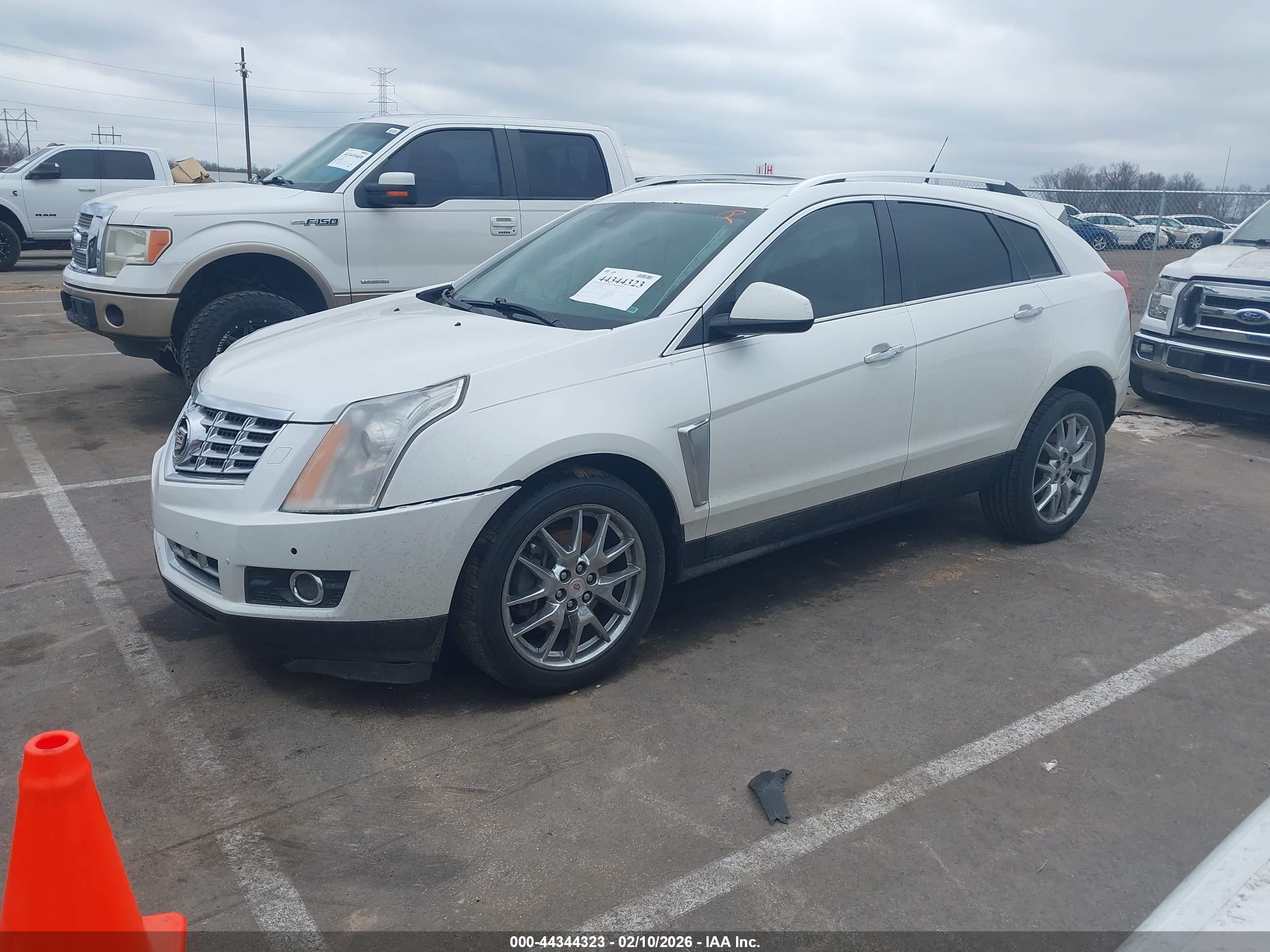 CADILLAC SRX image 2