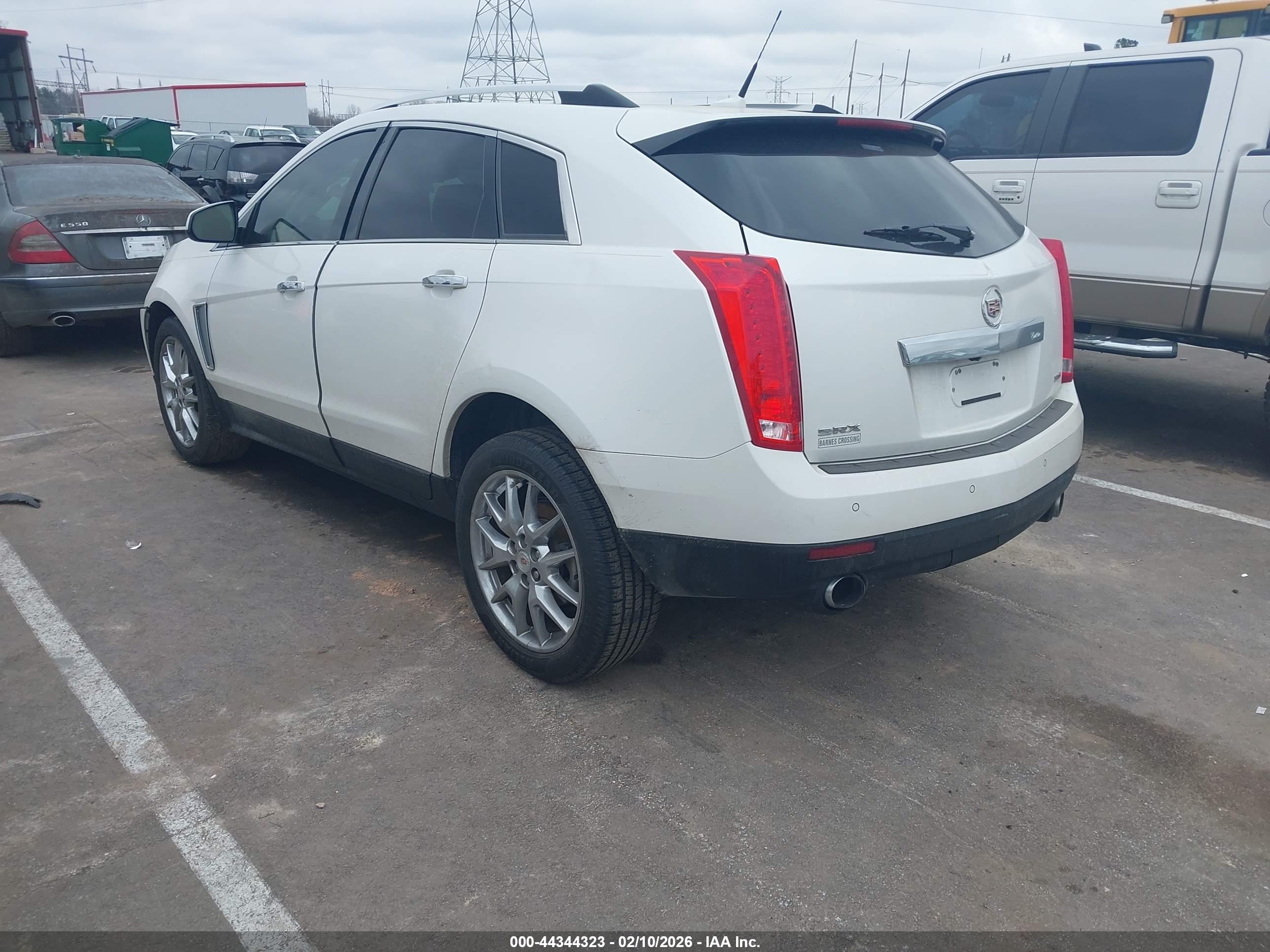 CADILLAC SRX image 3