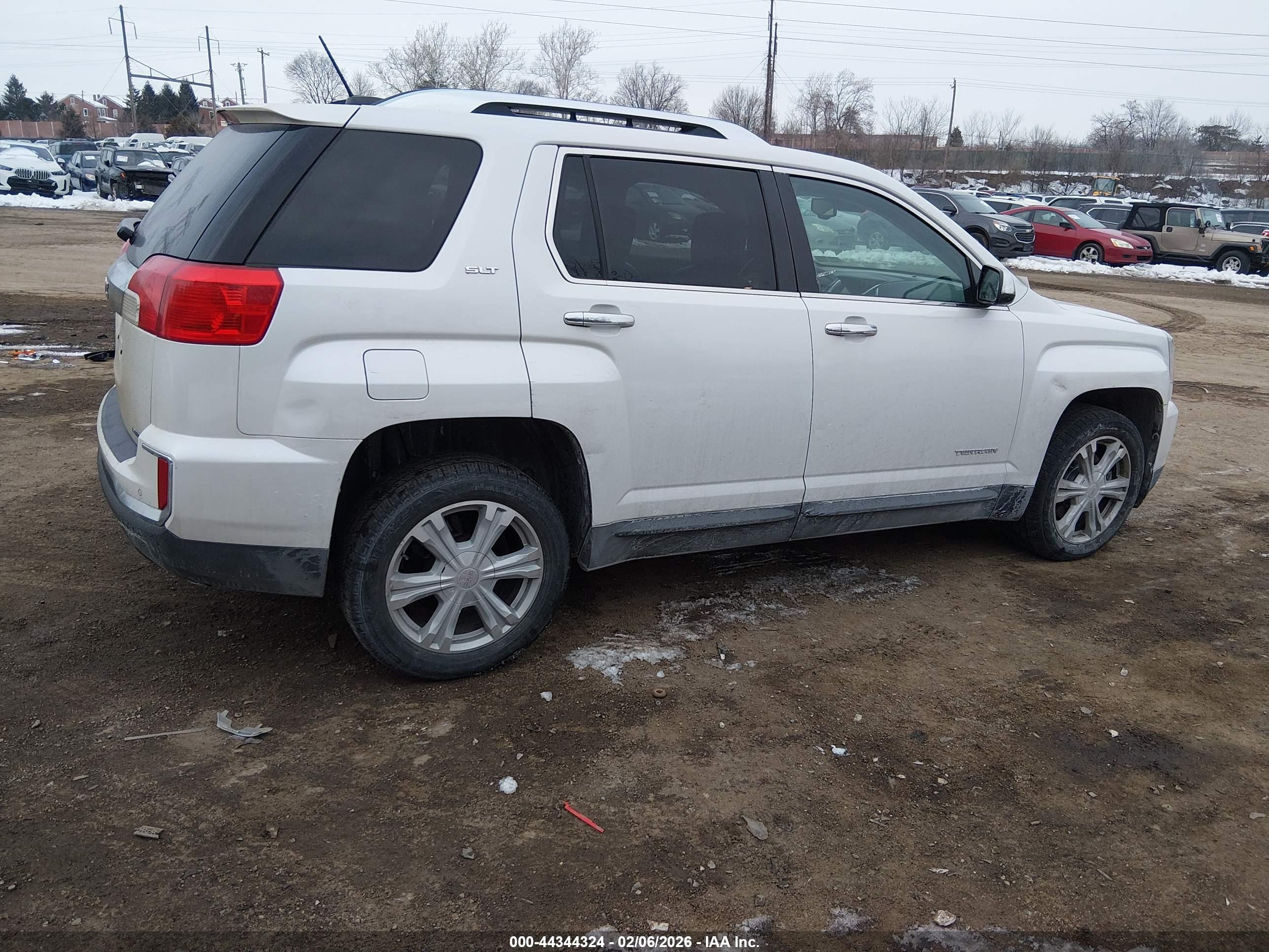 GMC TERRAIN image 4