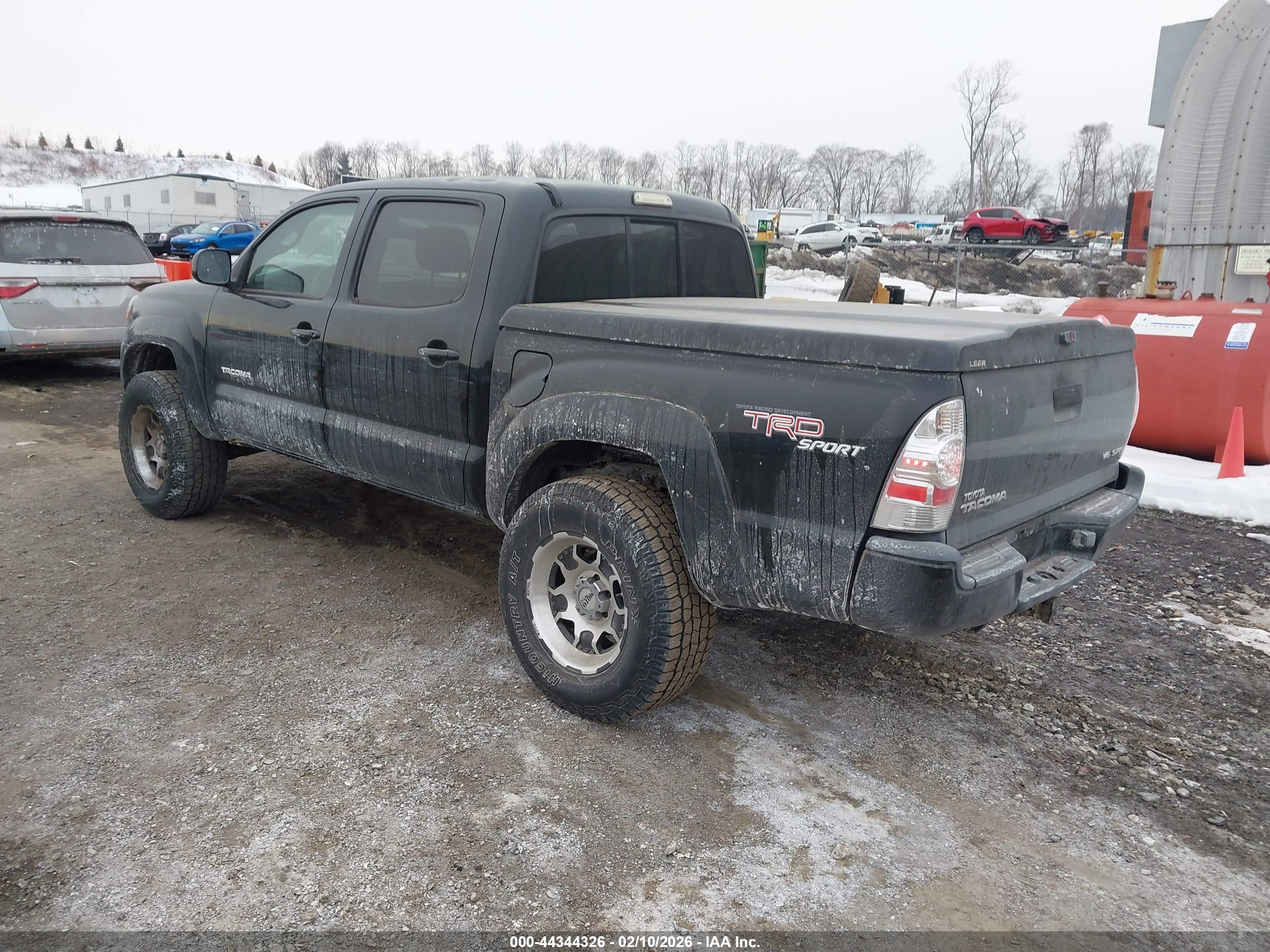 TOYOTA TACOMA image 3