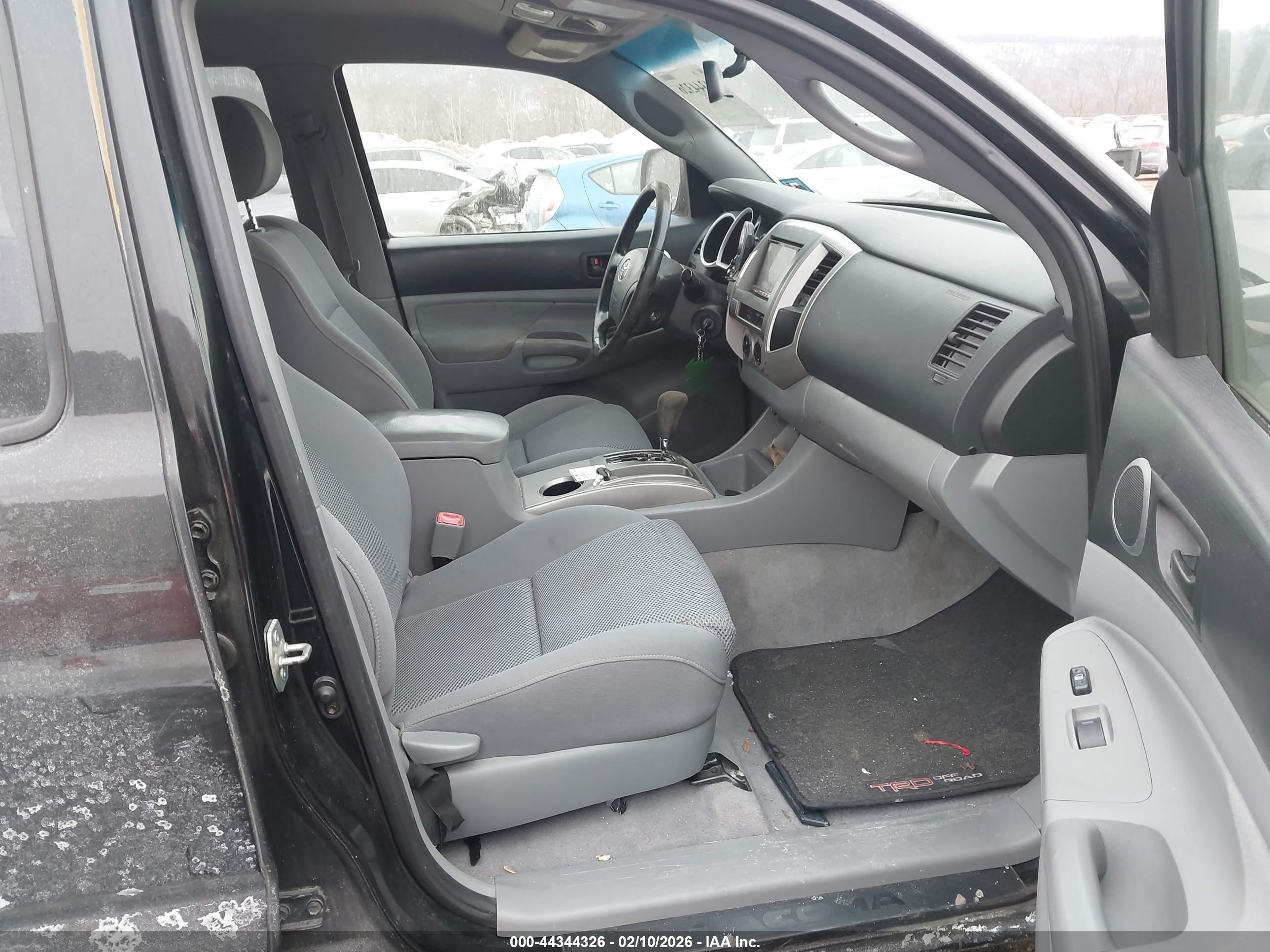 TOYOTA TACOMA image 5