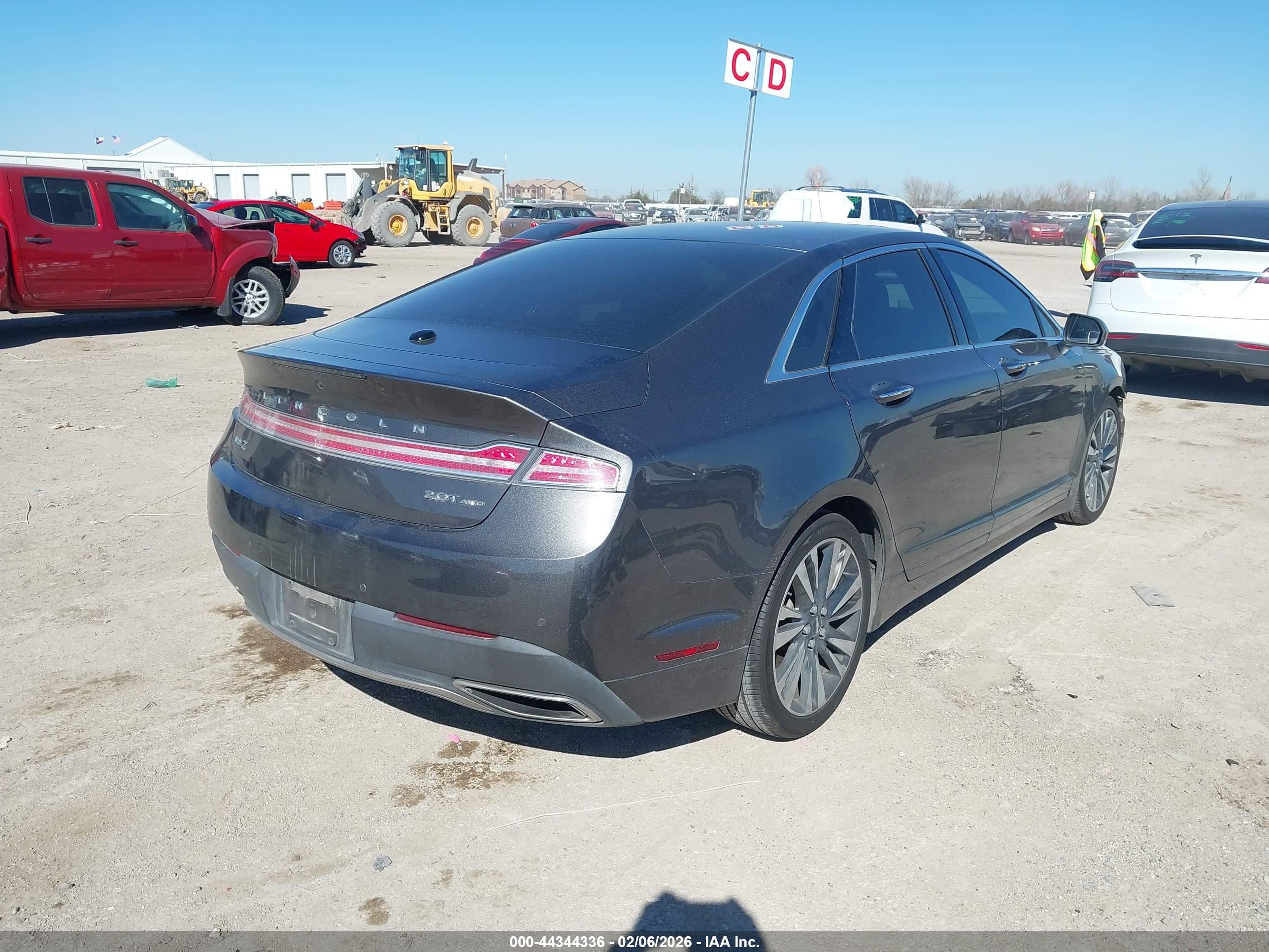 LINCOLN MKZ image 4