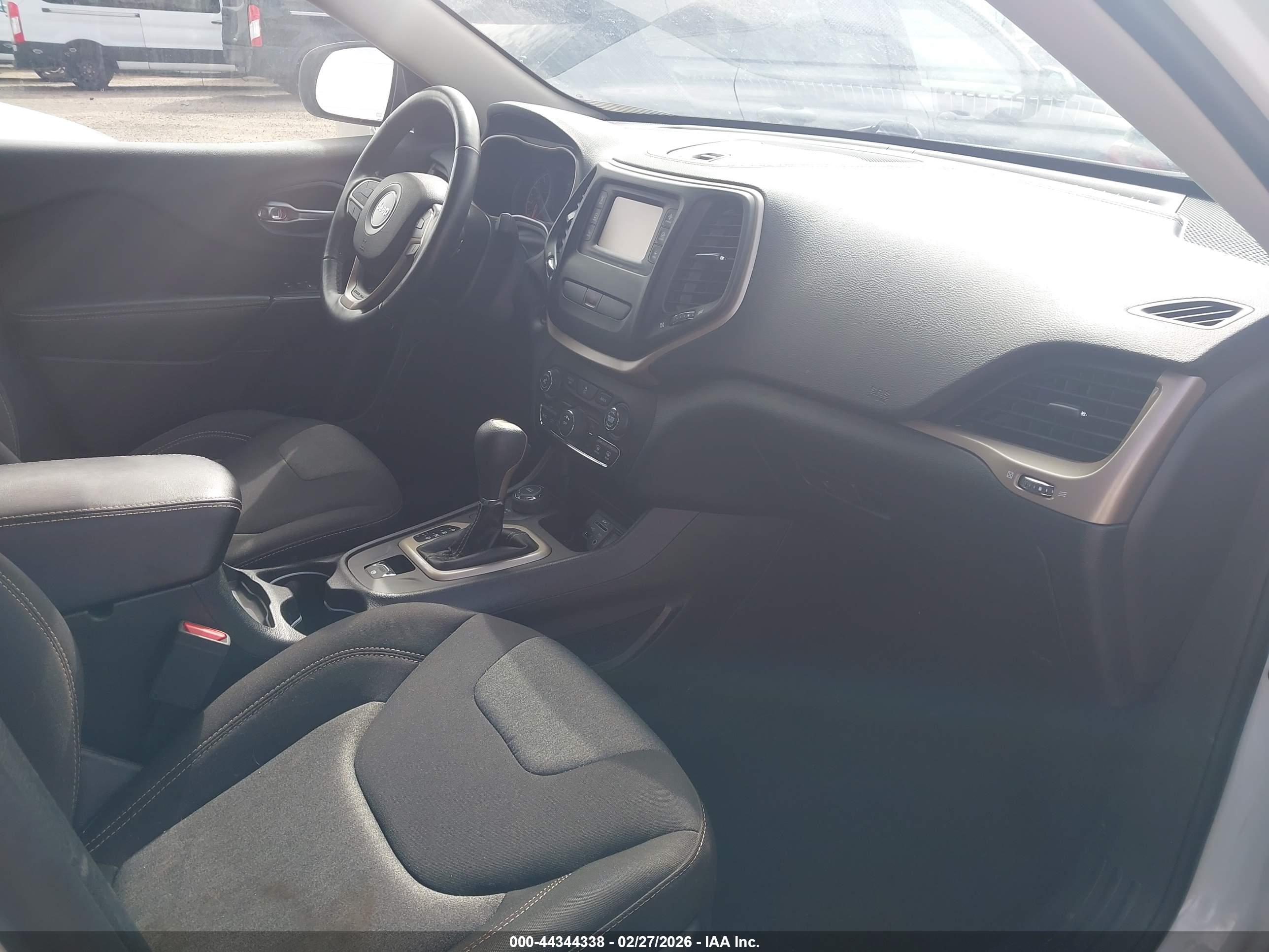 JEEP CHEROKEE image 5