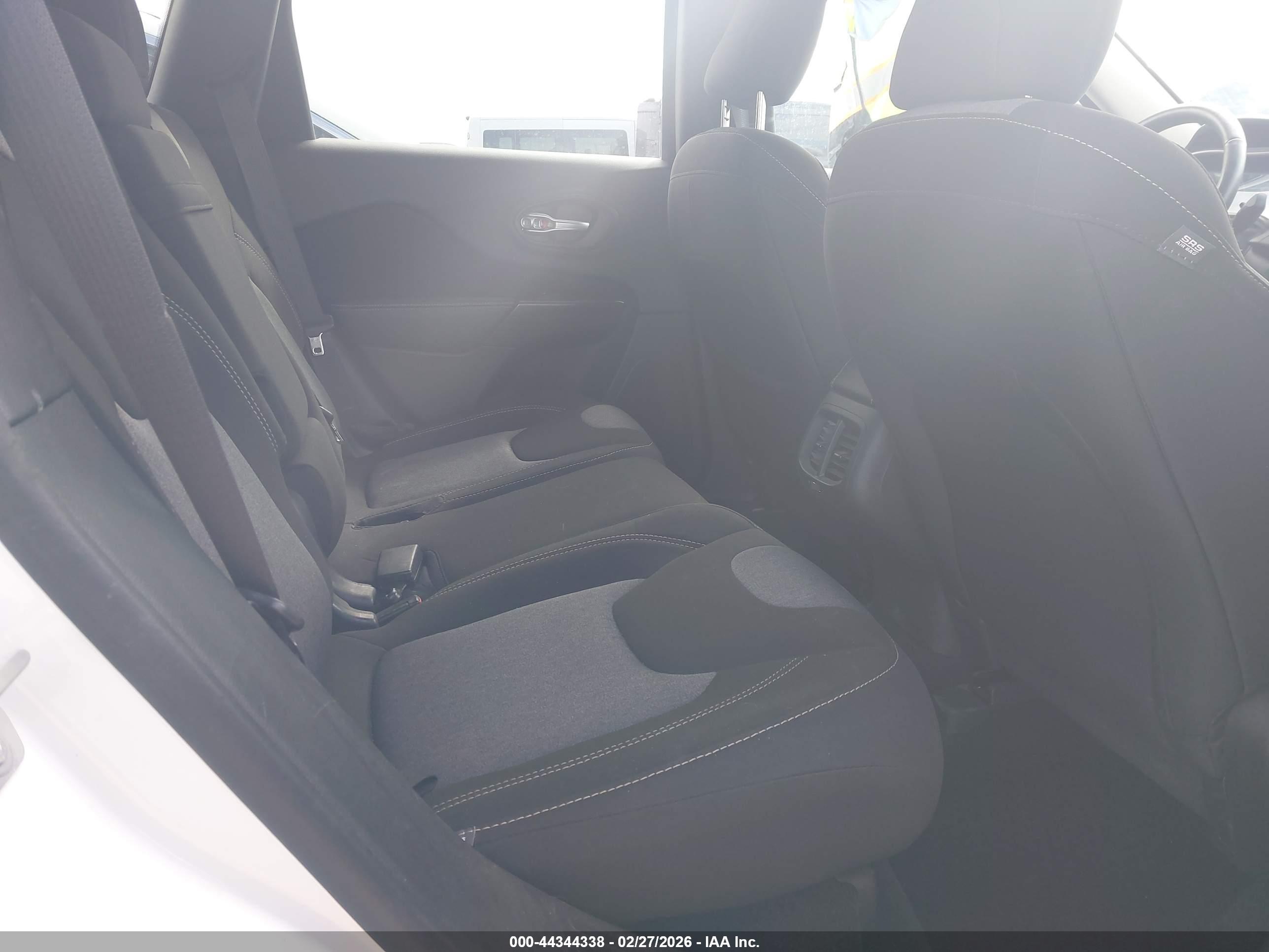 JEEP CHEROKEE image 8