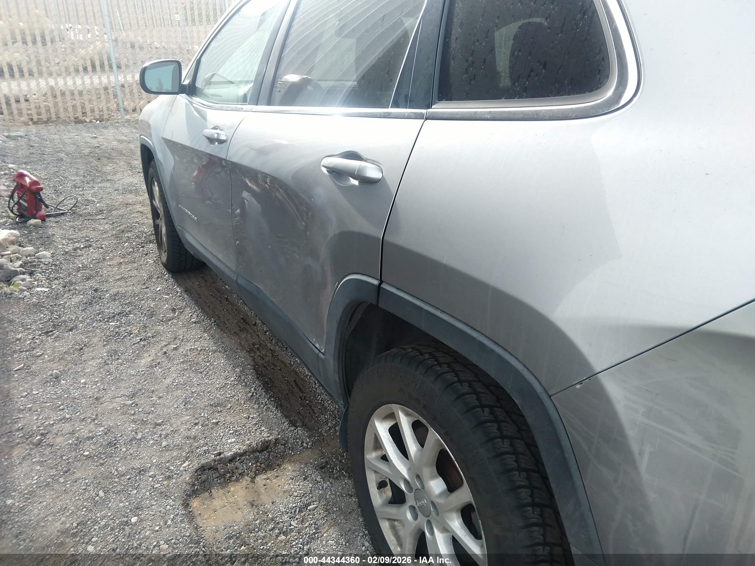 JEEP CHEROKEE image 6