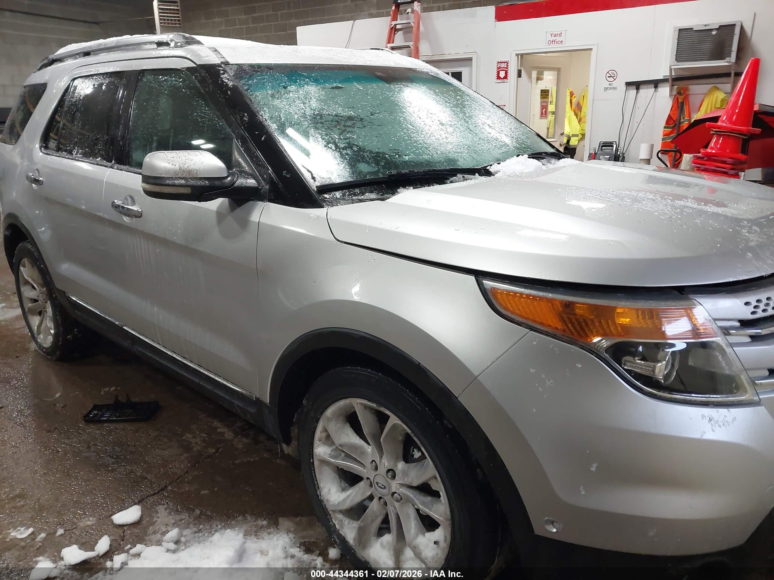 FORD EXPLORER image 6
