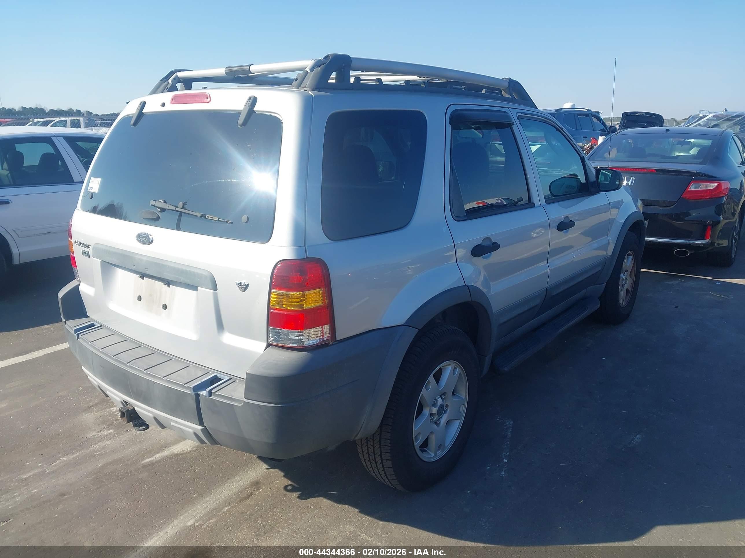 FORD ESCAPE image 4