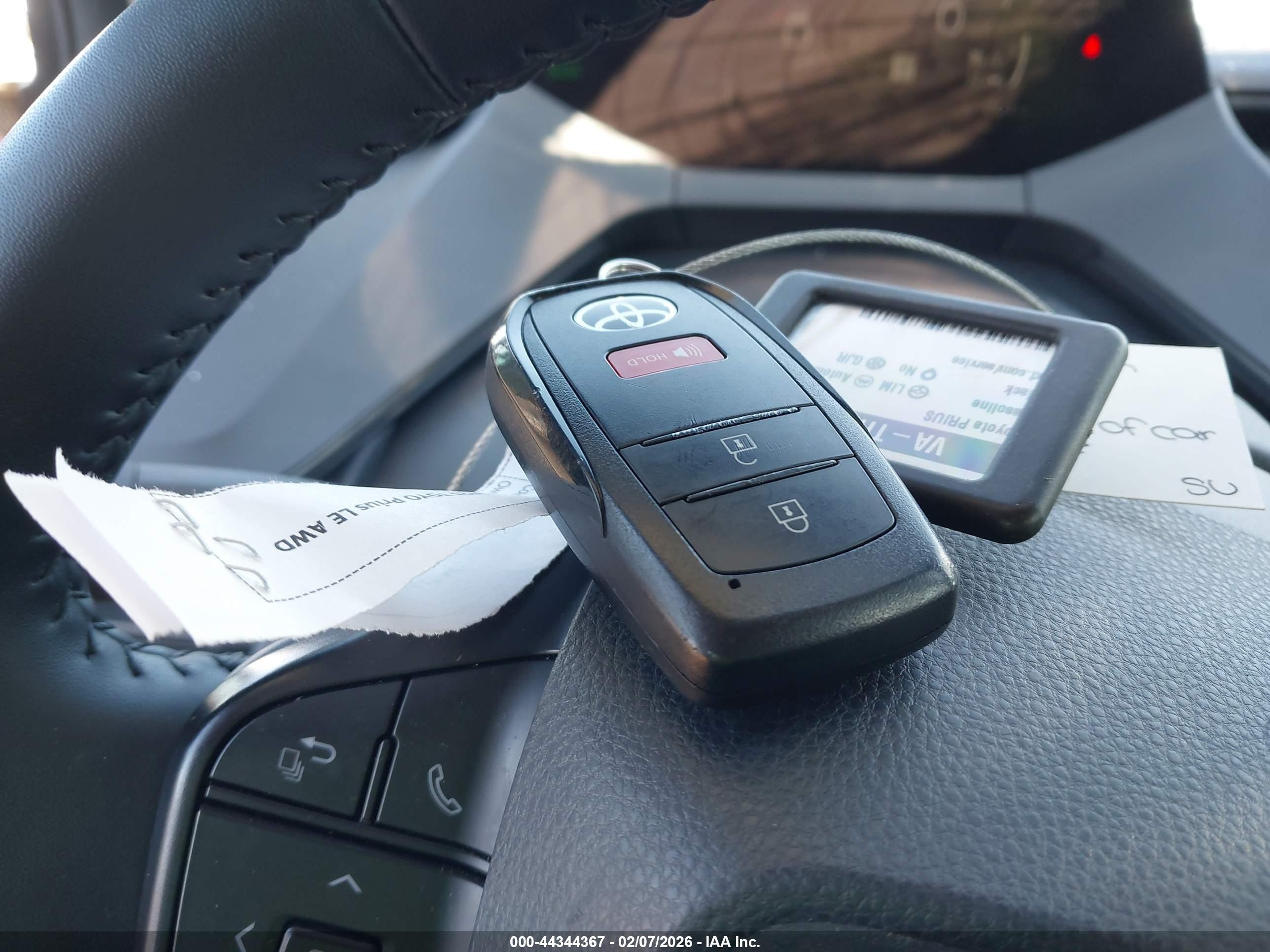 TOYOTA PRIUS image 11