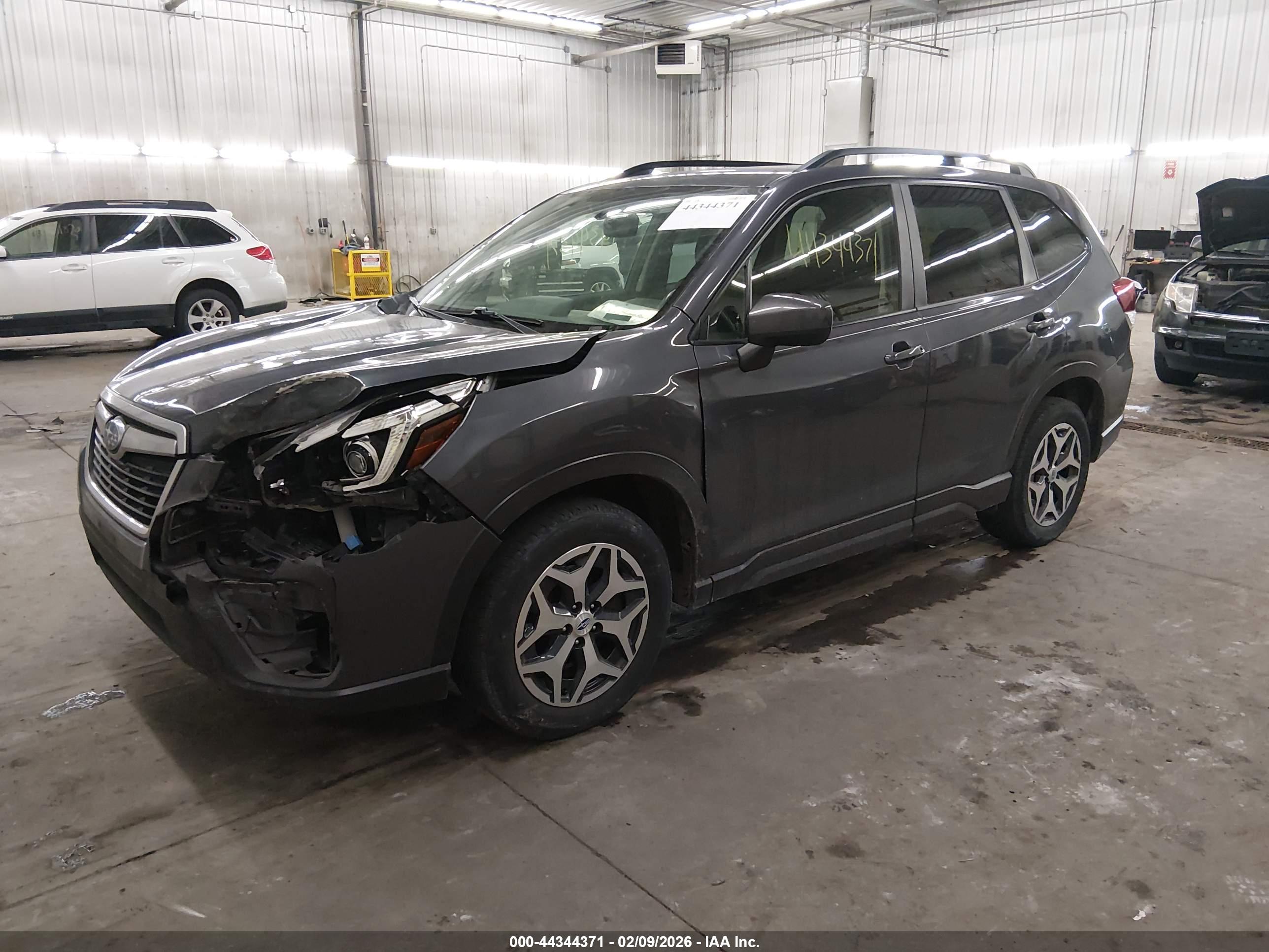 SUBARU FORESTER image 2