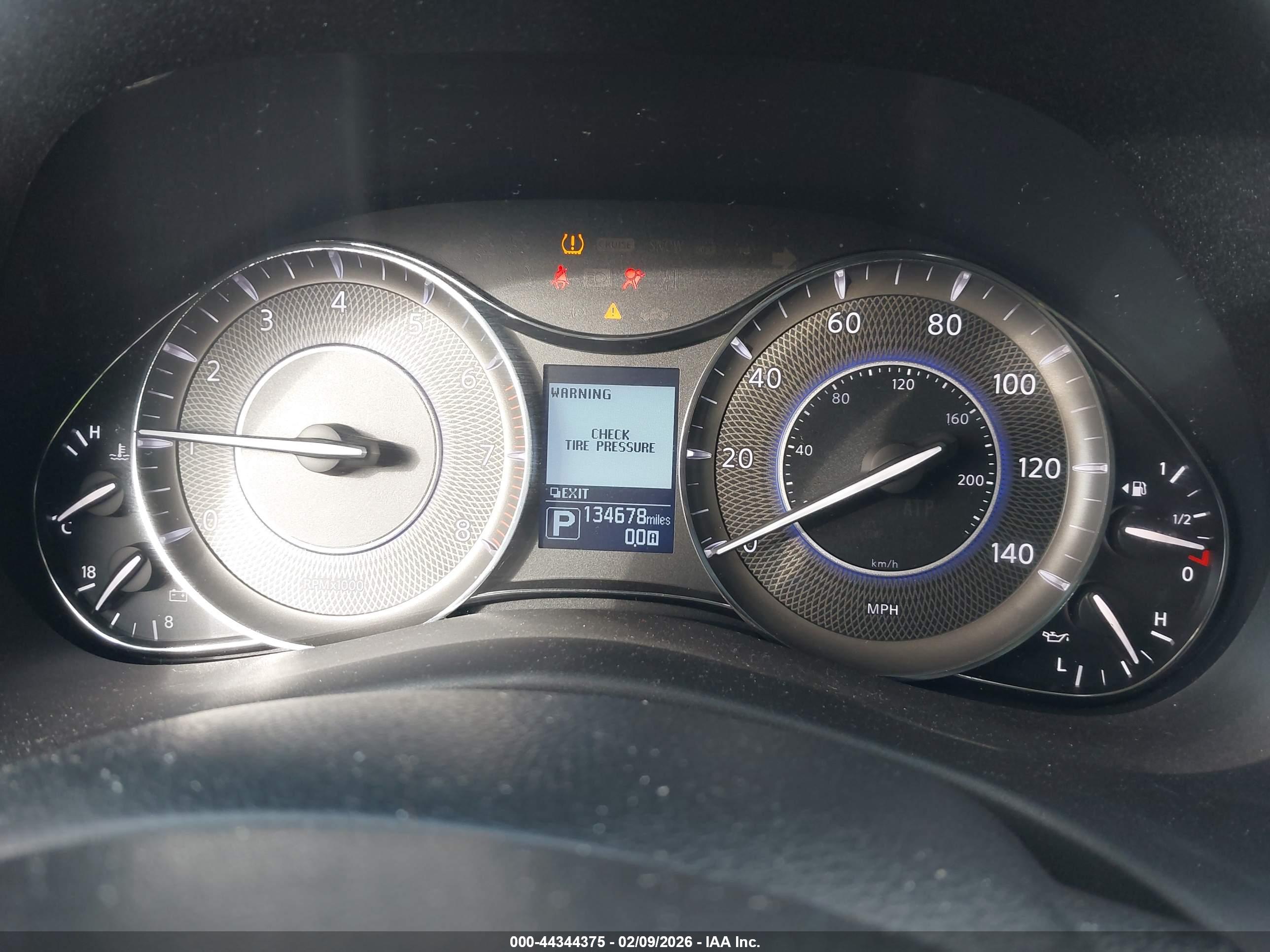 INFINITI QX80 image 7