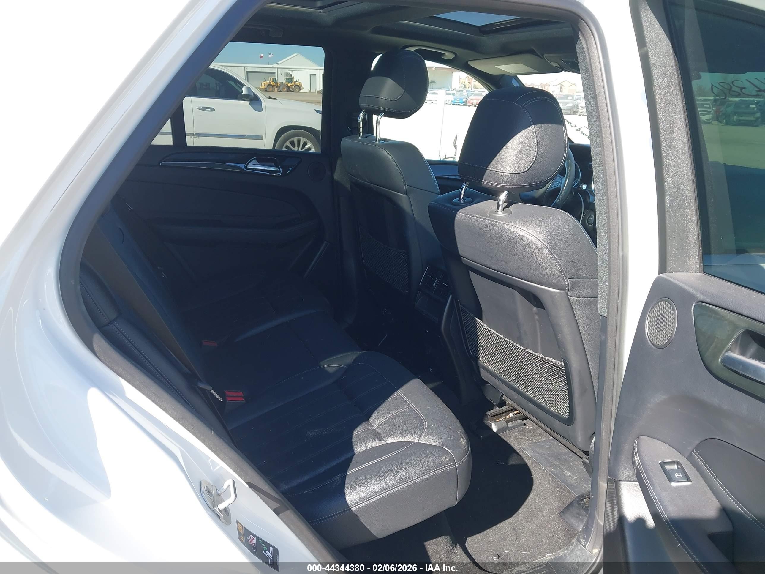 MERCEDES-BENZ GLE image 8