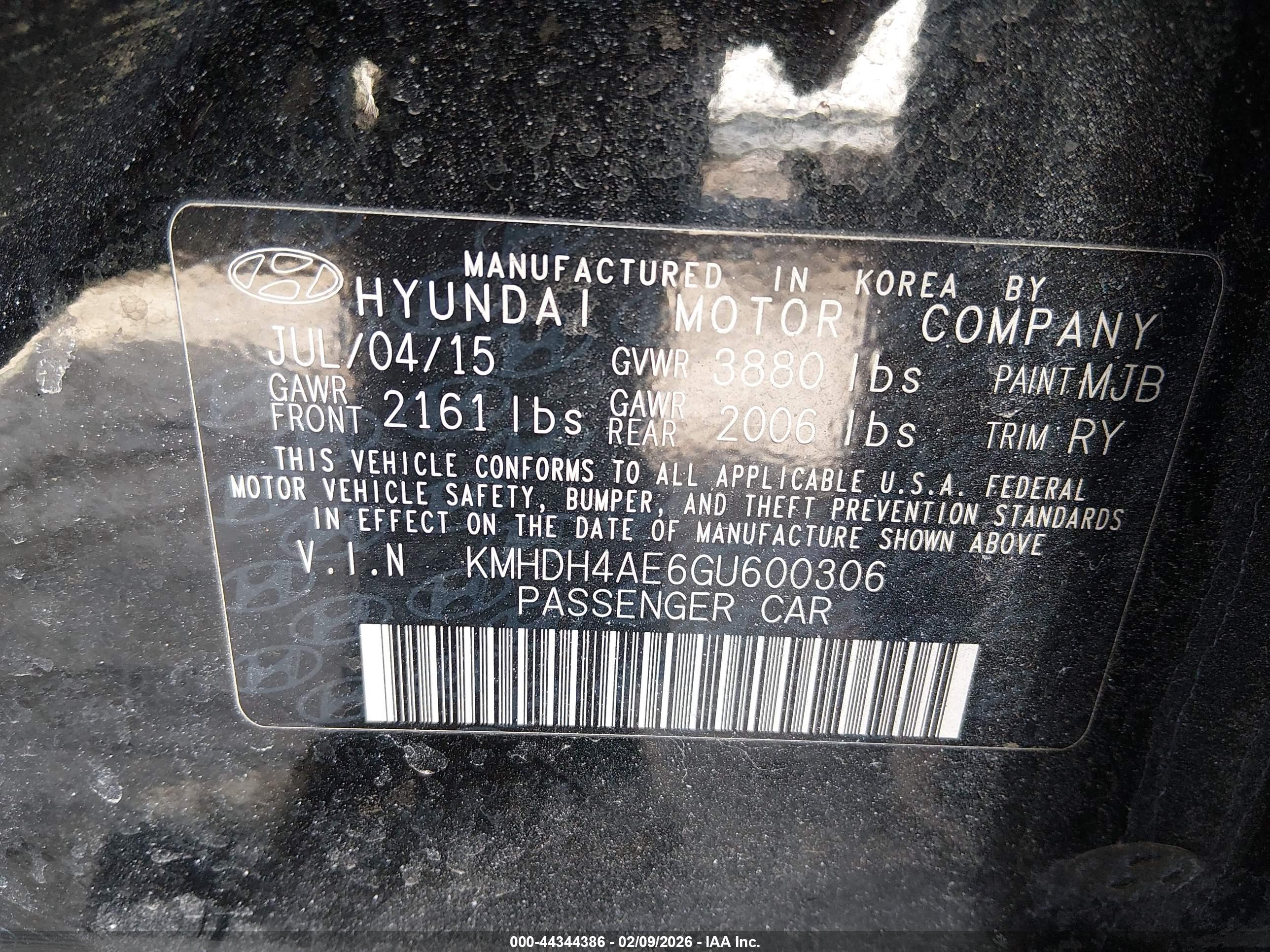 HYUNDAI ELANTRA image 9