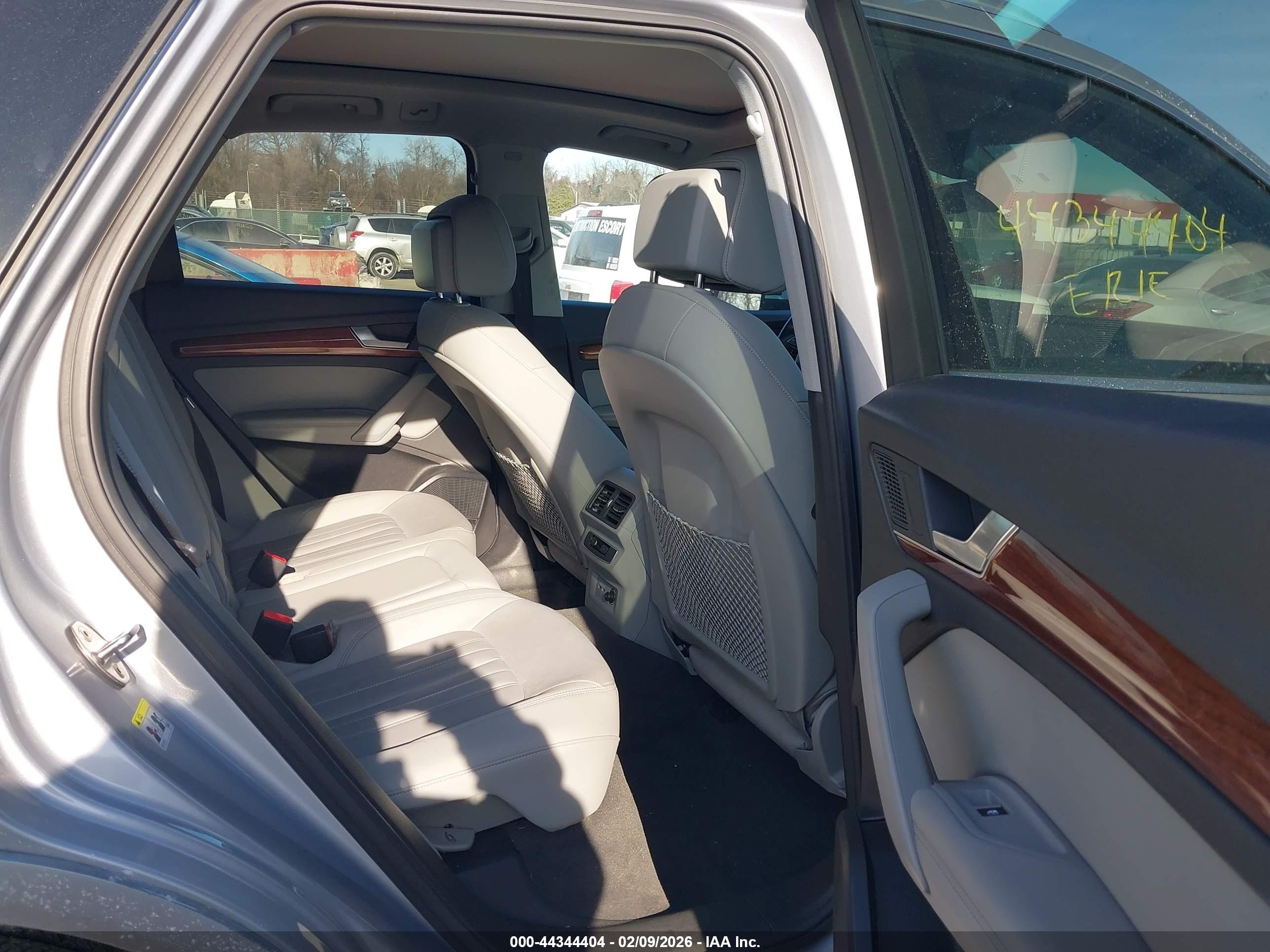 AUDI Q5 image 8