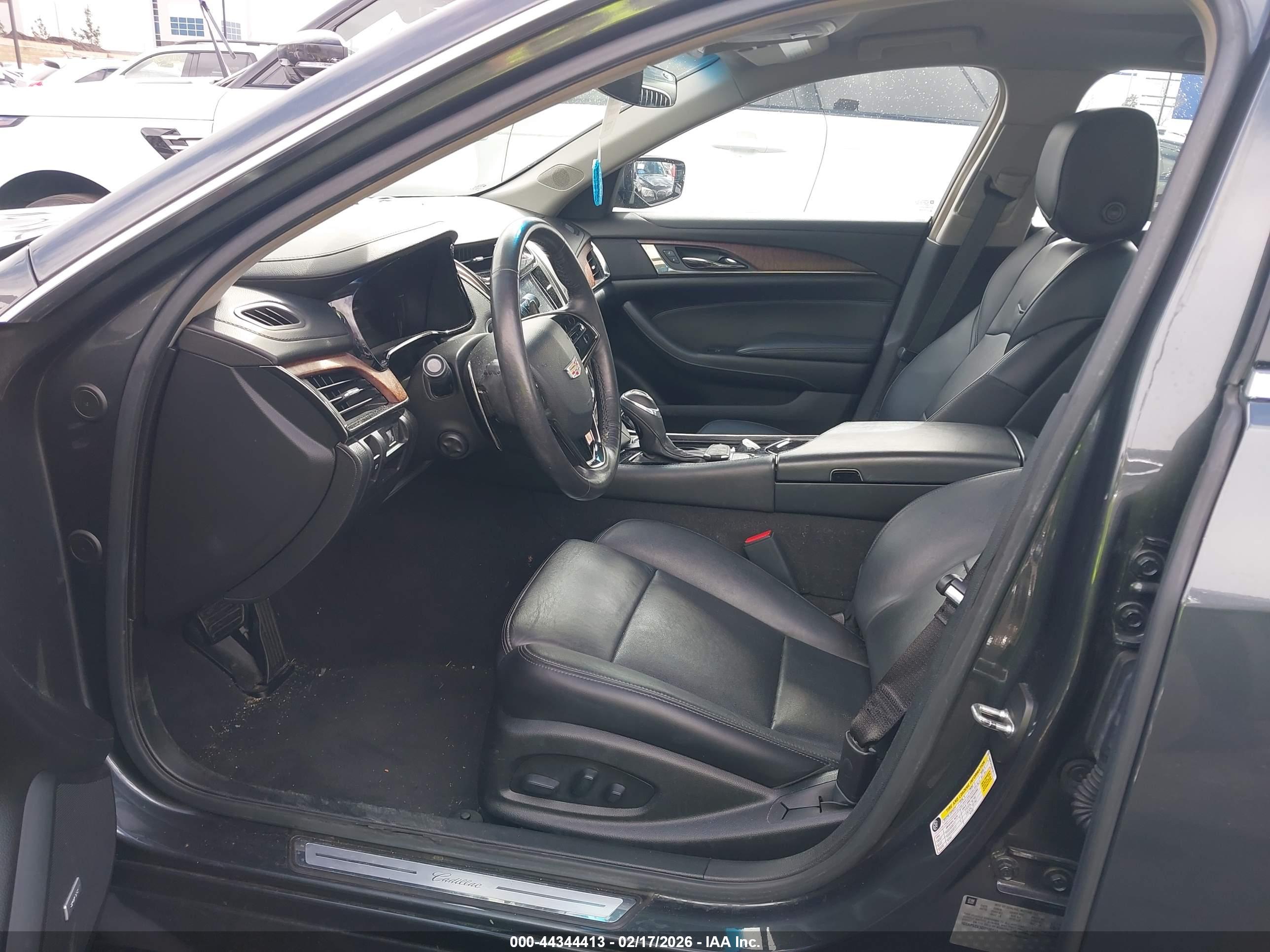 CADILLAC CTS image 5