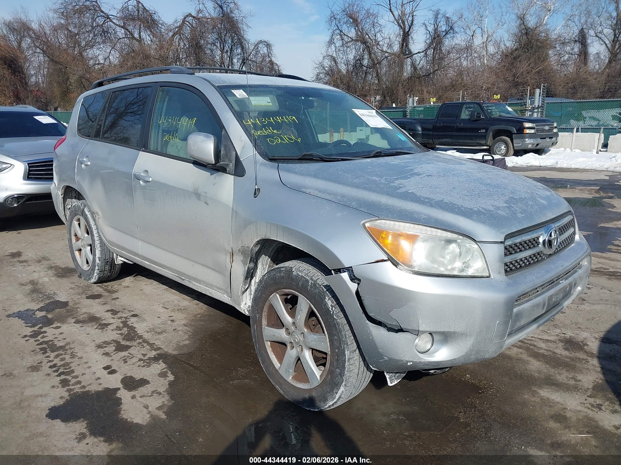 TOYOTA RAV4 image 6
