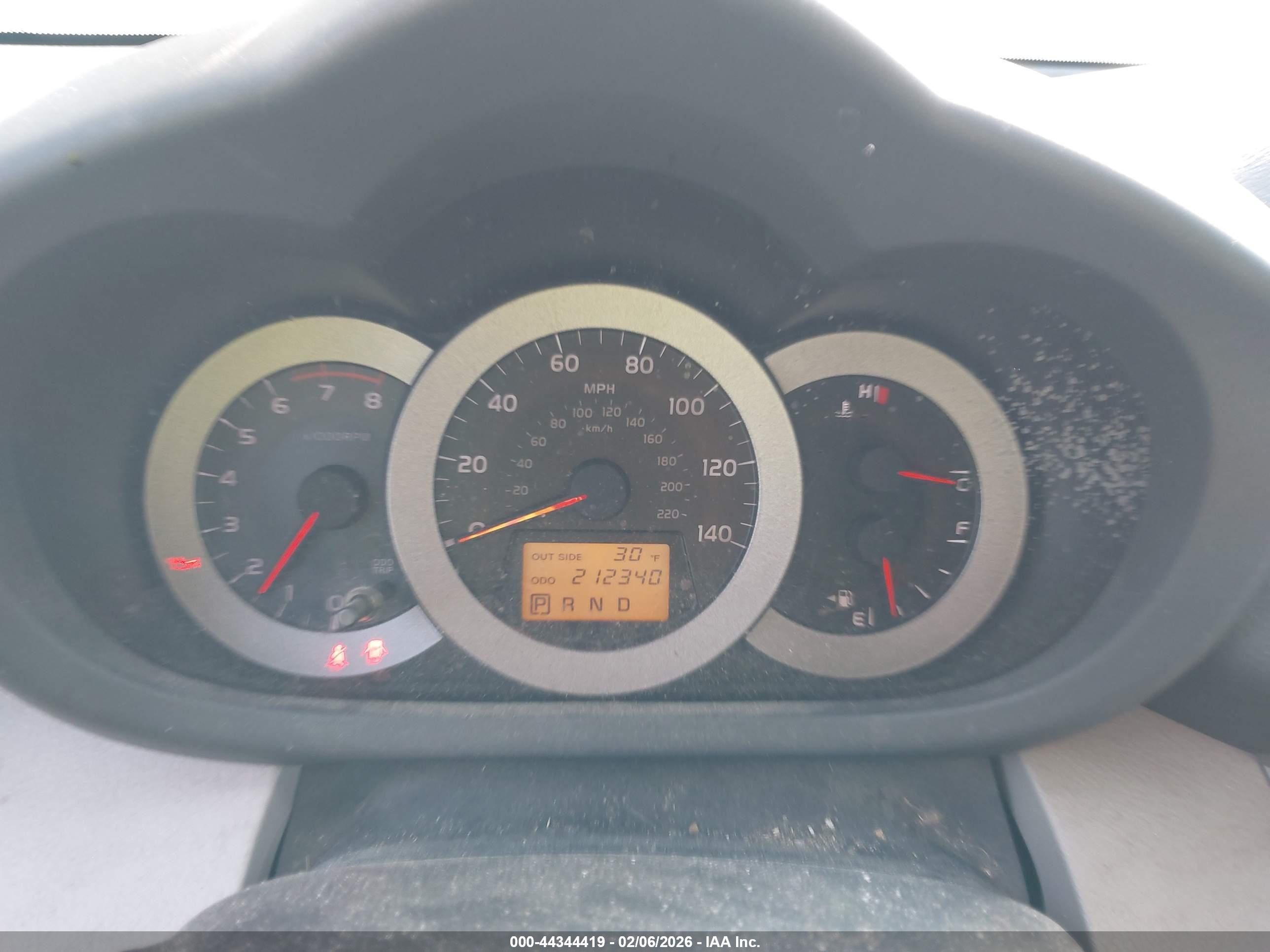 TOYOTA RAV4 image 7