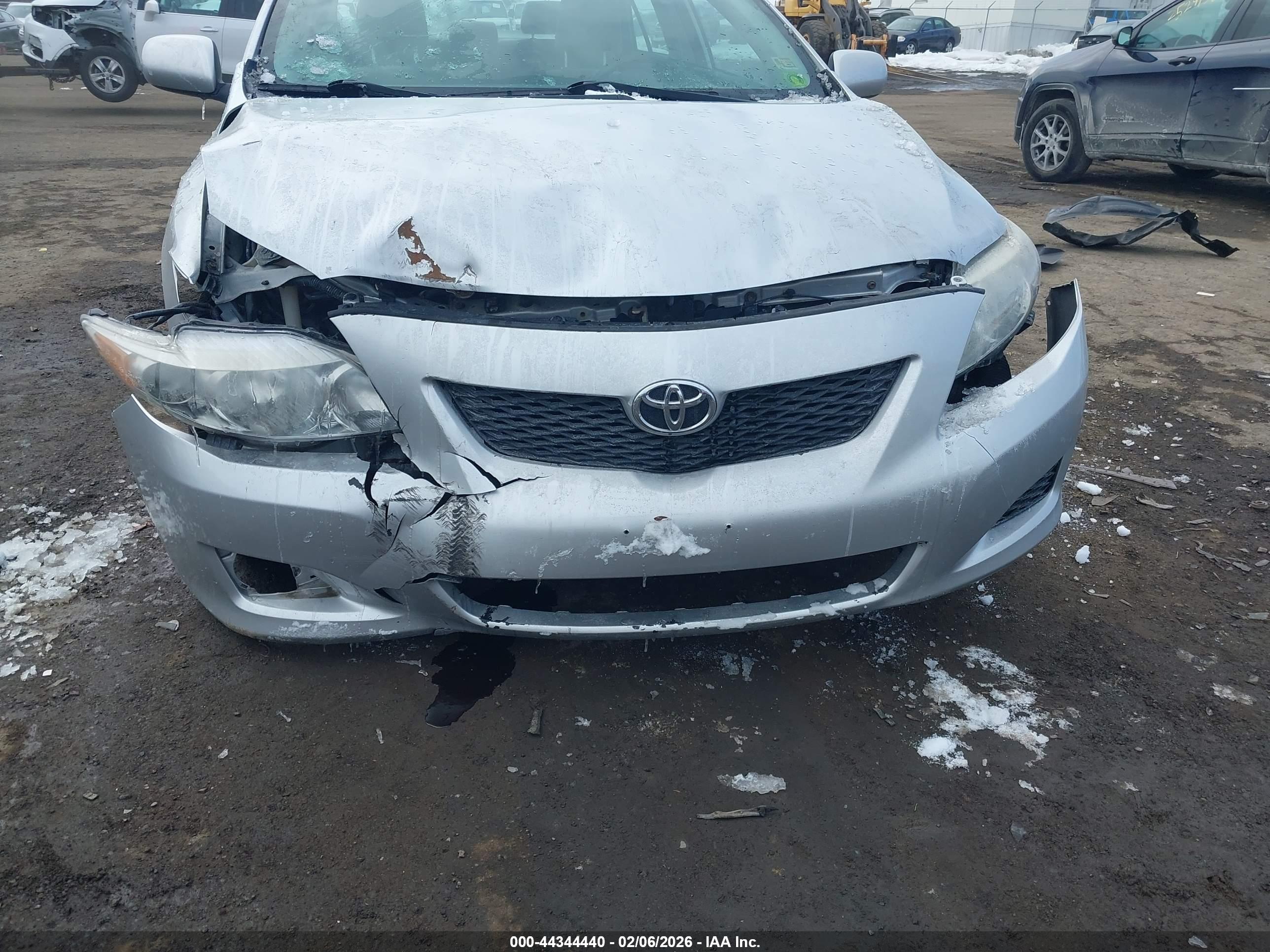TOYOTA COROLLA image 6