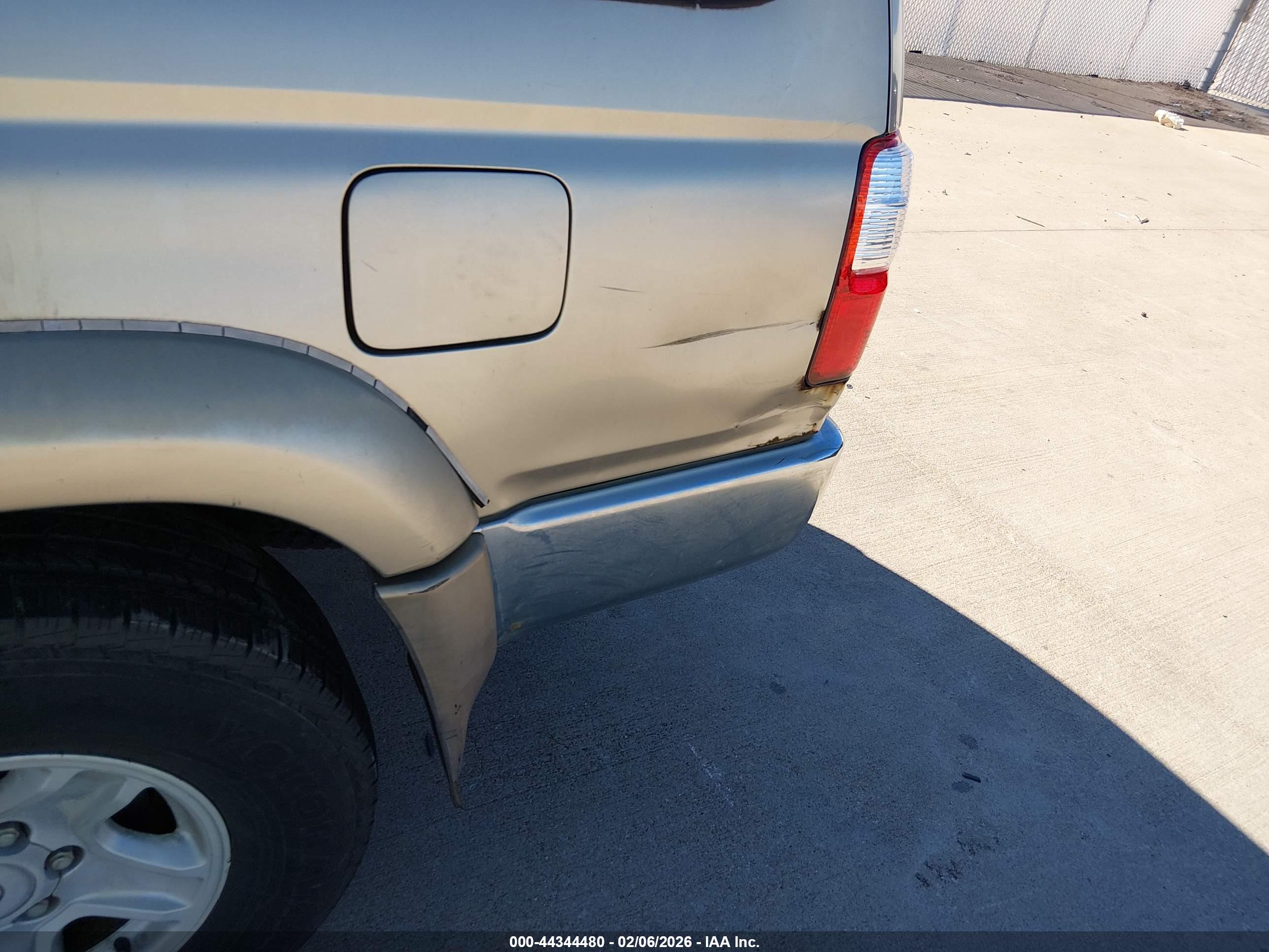TOYOTA 4RUNNER image 6