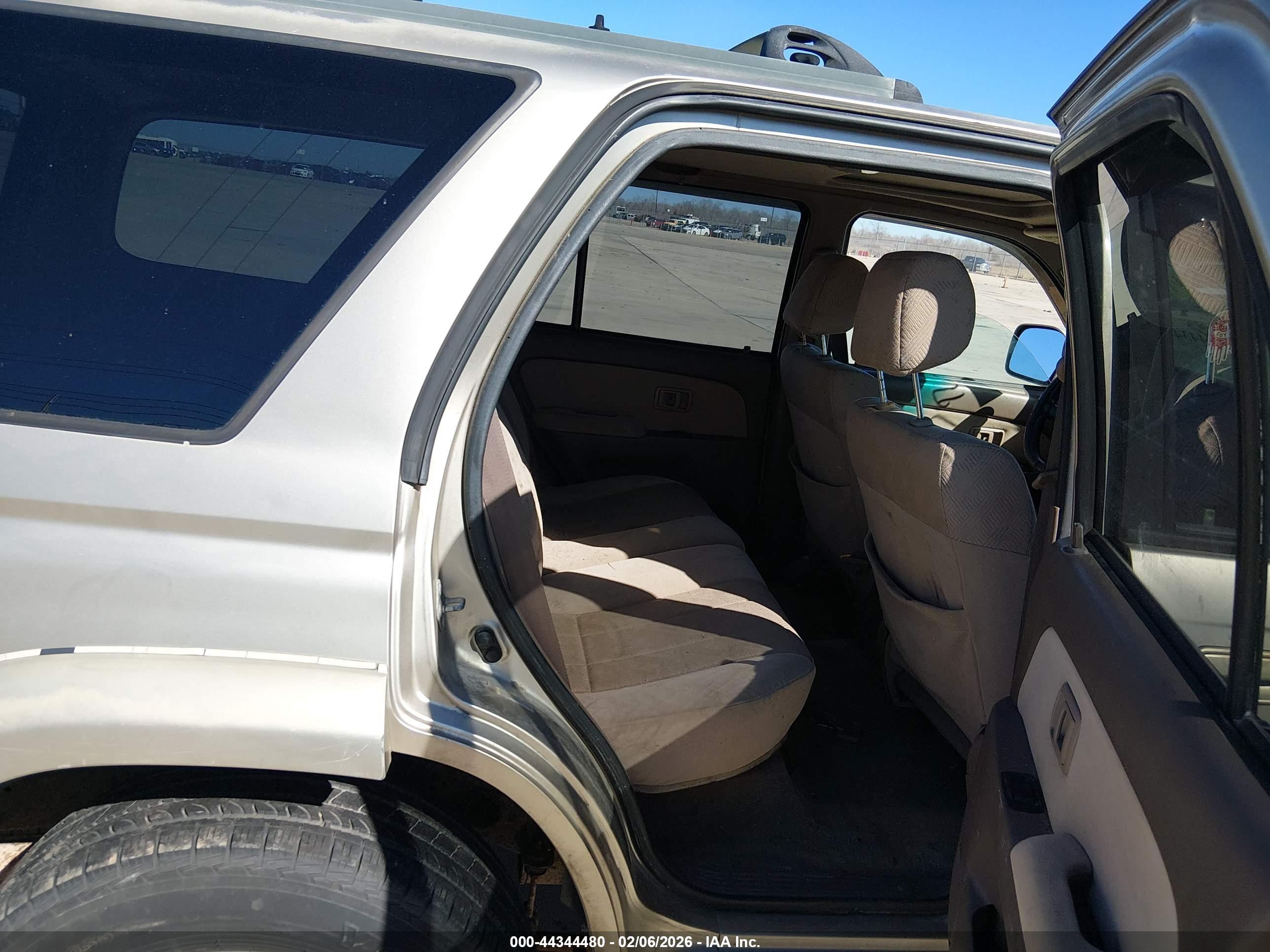 TOYOTA 4RUNNER image 8