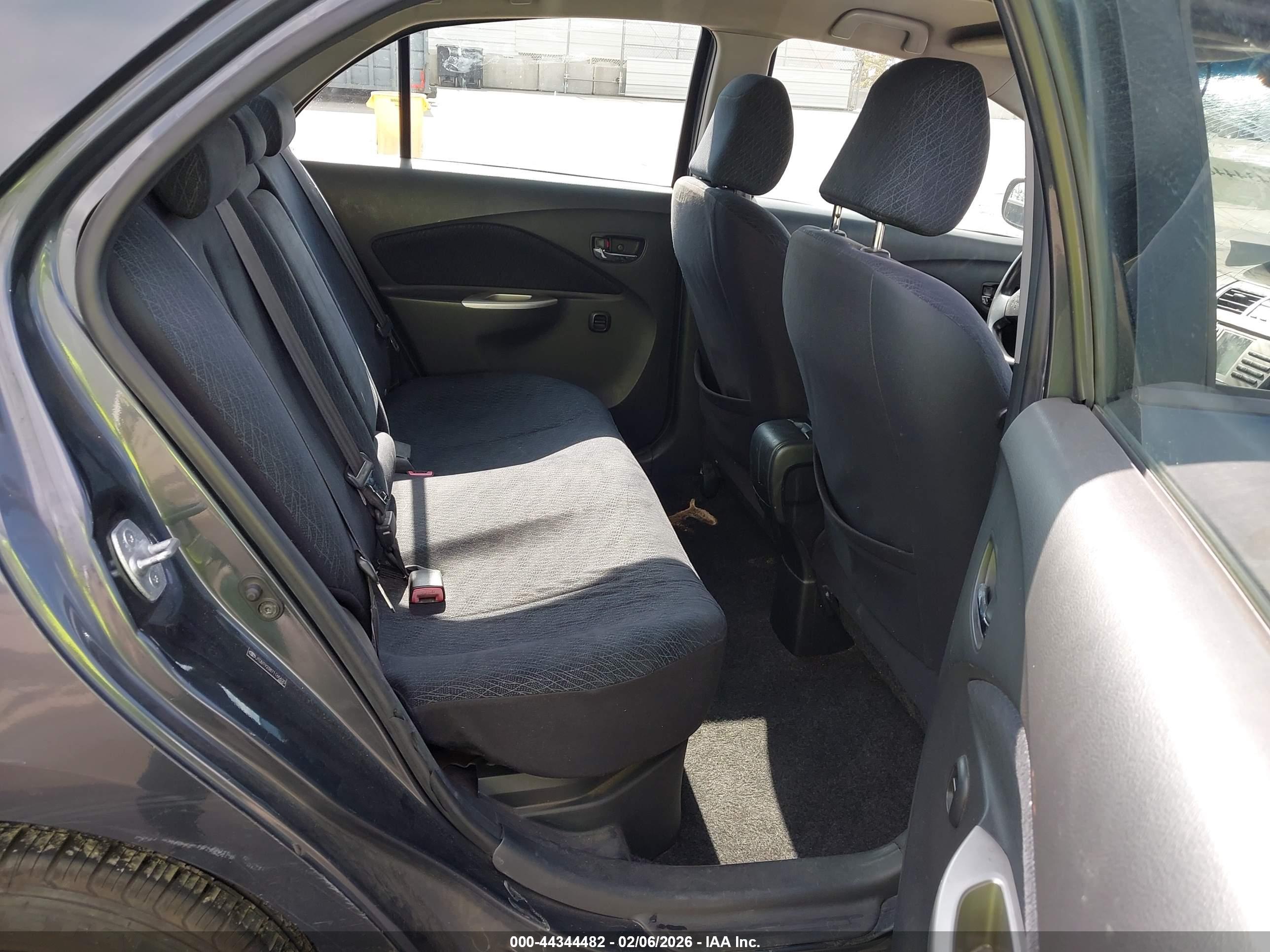 TOYOTA YARIS image 8