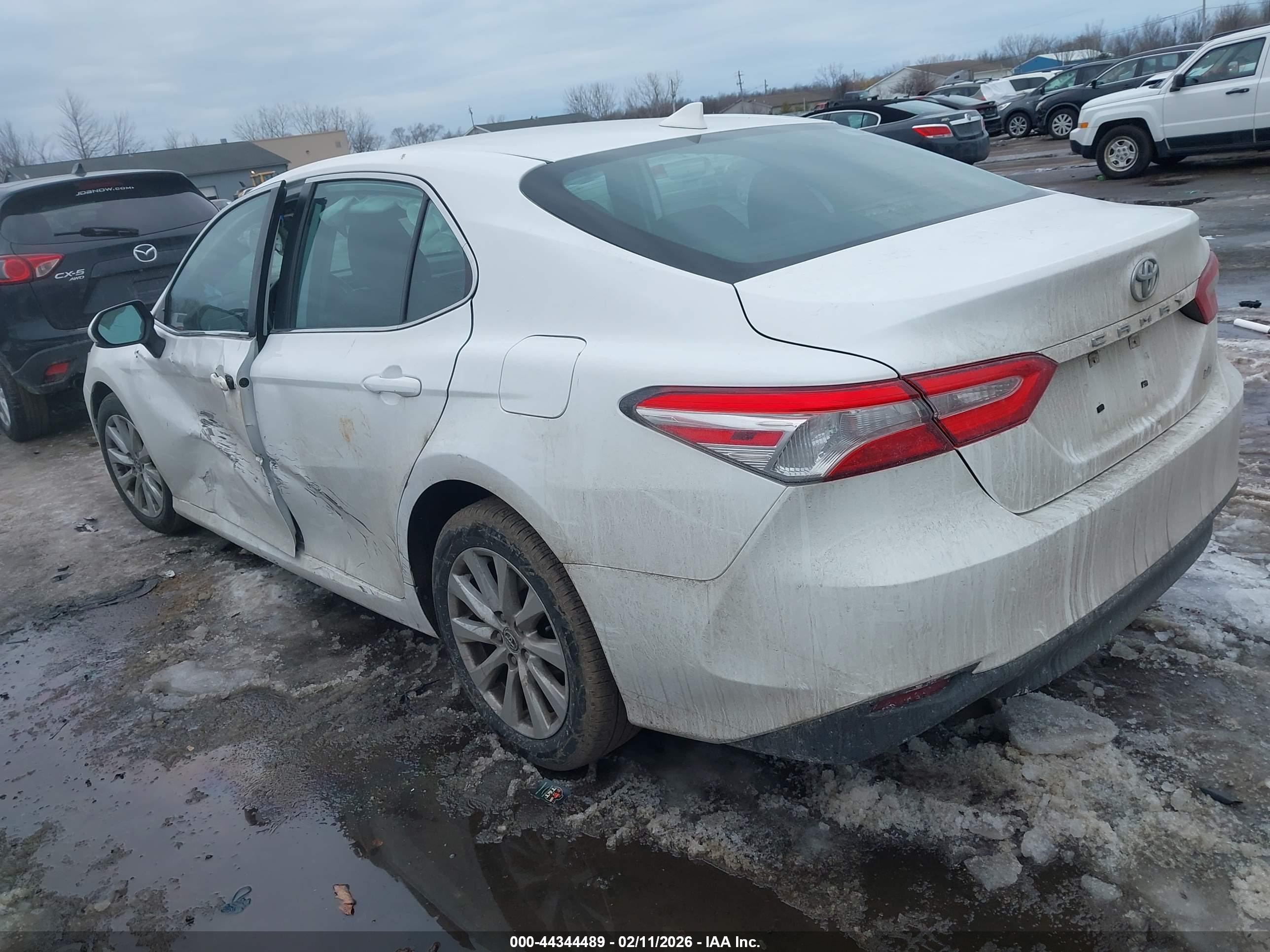 TOYOTA CAMRY image 3