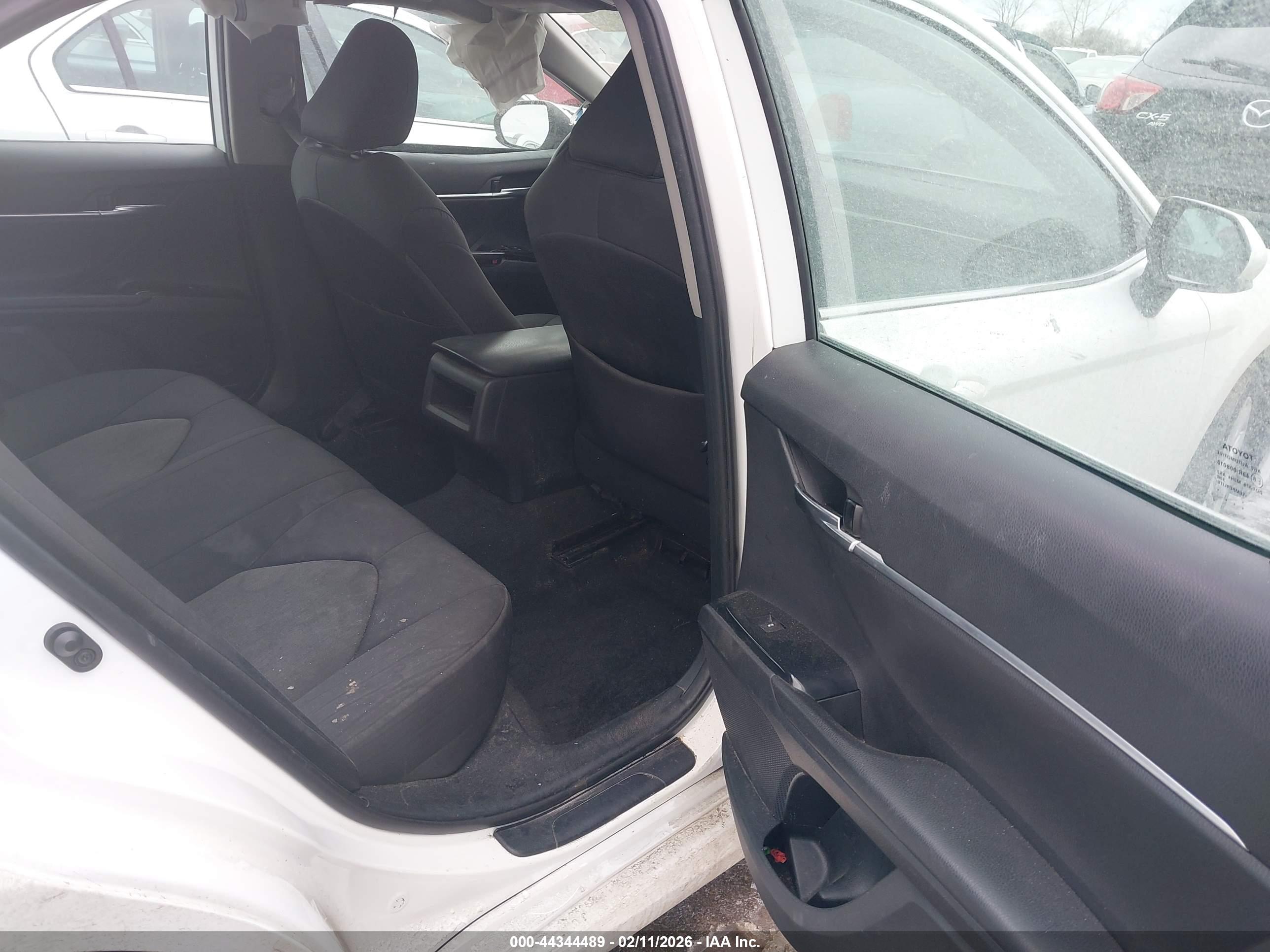 TOYOTA CAMRY image 8