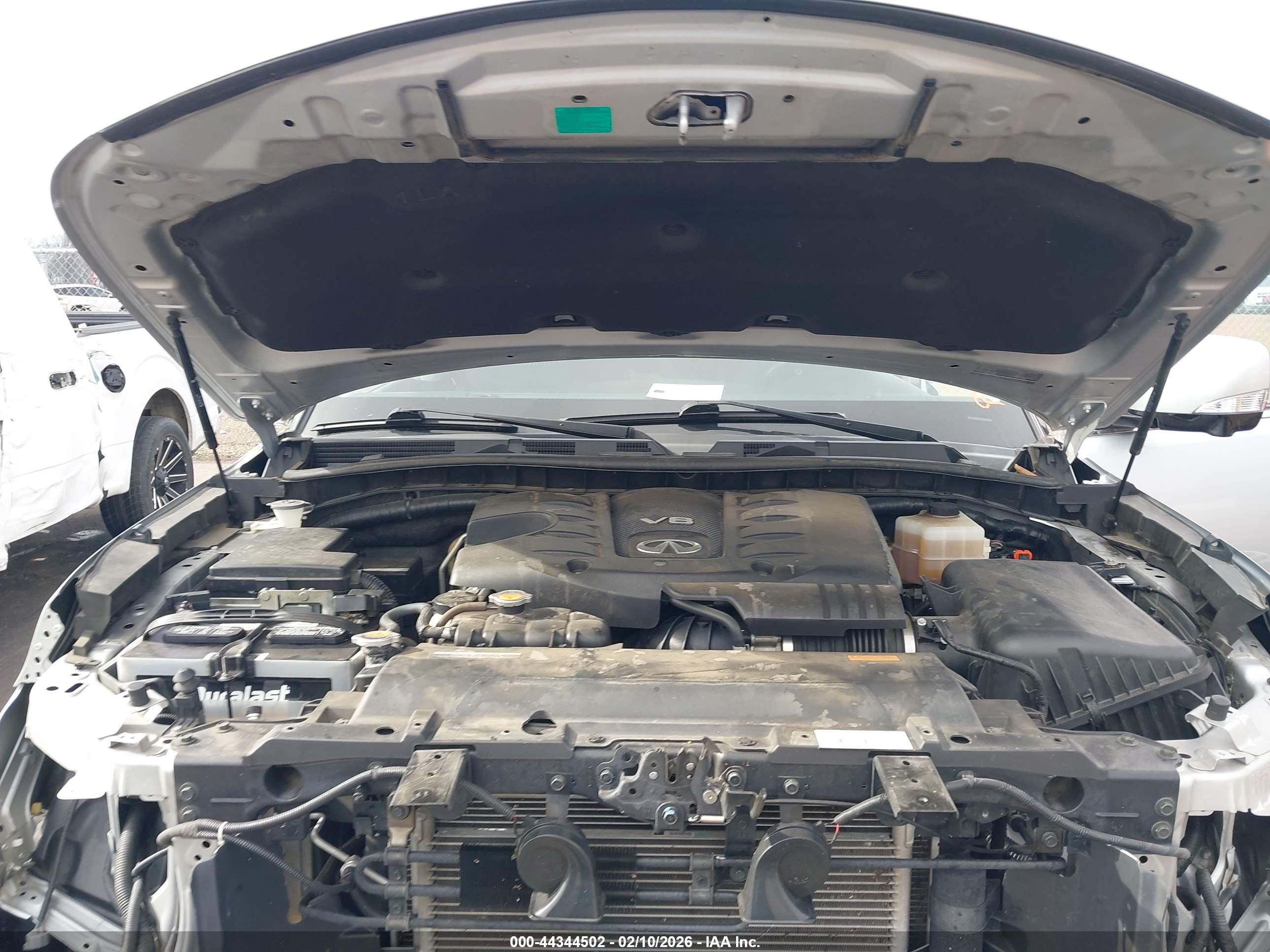 INFINITI QX56 image 10