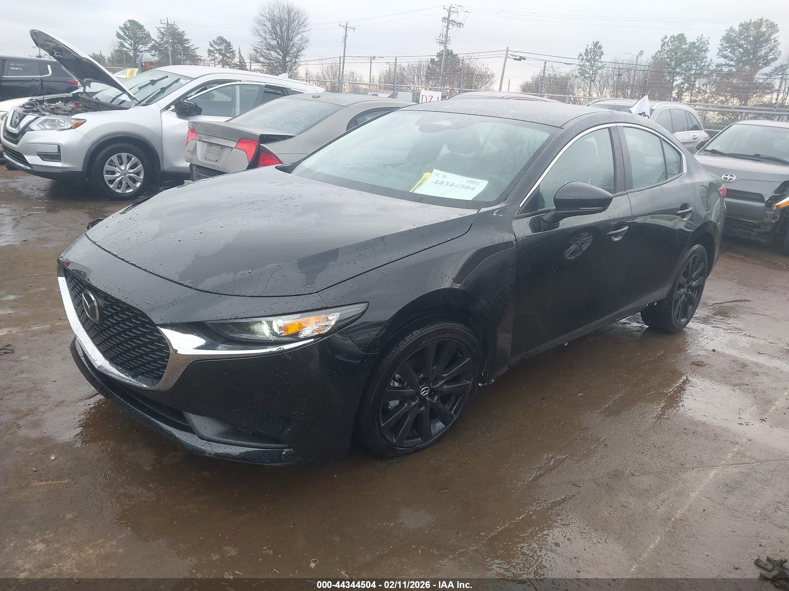 MAZDA MAZDA3 image 2