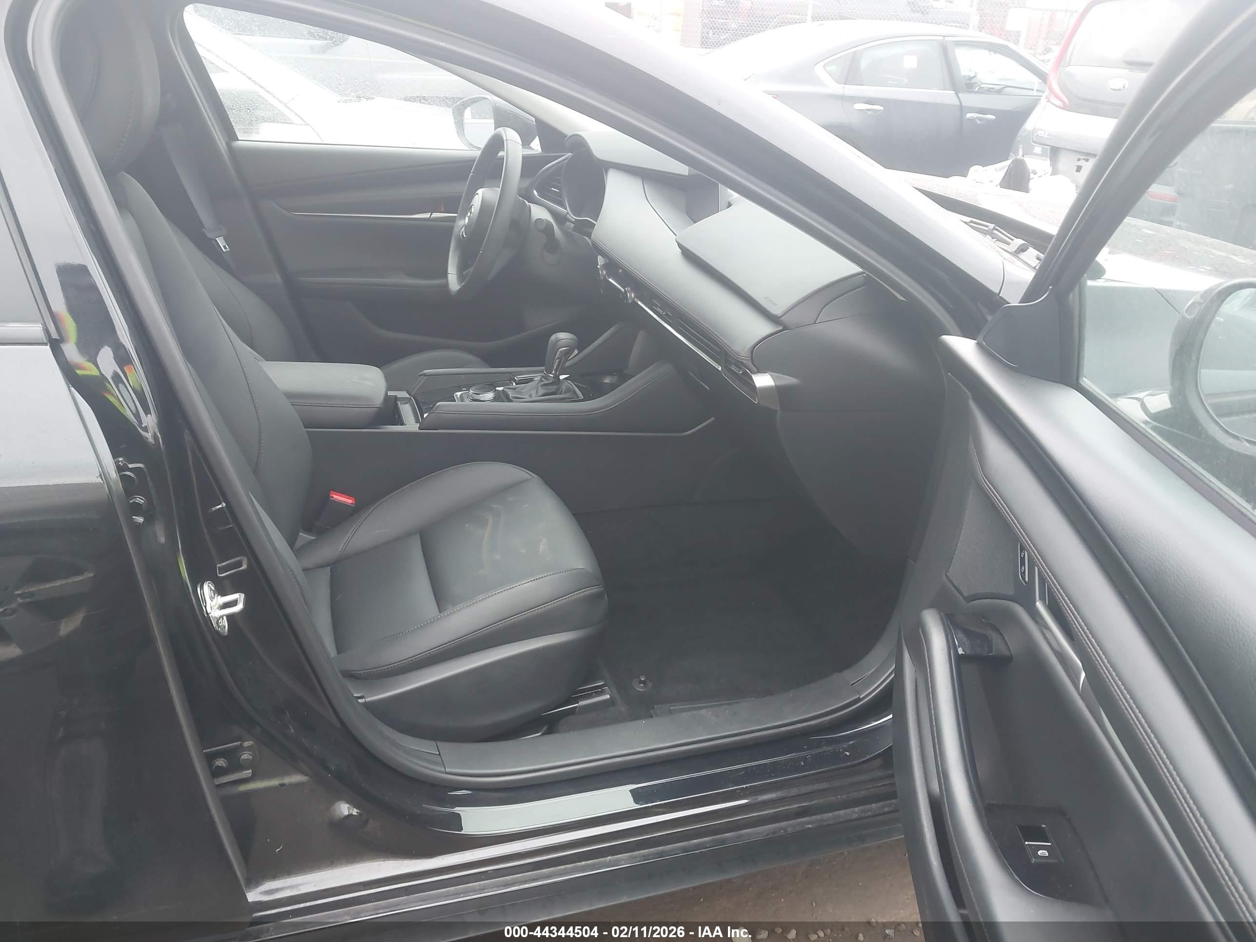 MAZDA MAZDA3 image 5