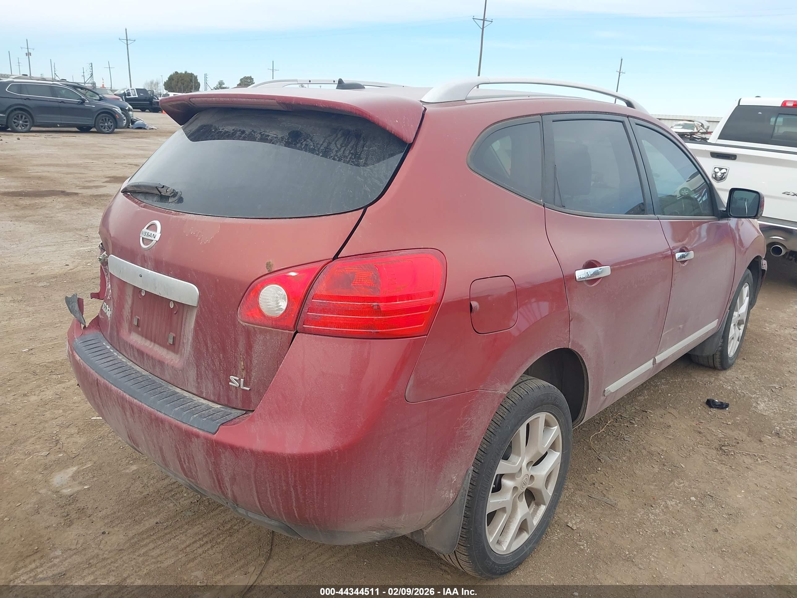 NISSAN ROGUE image 4