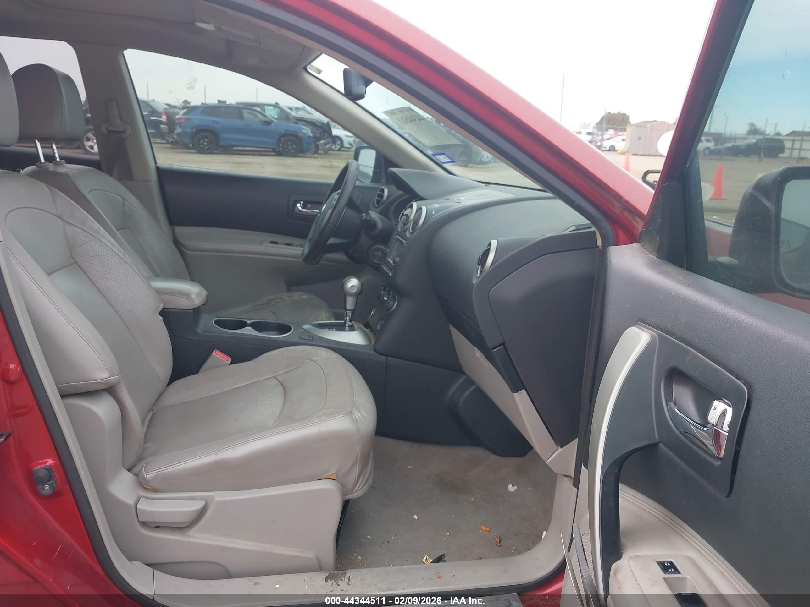 NISSAN ROGUE image 5