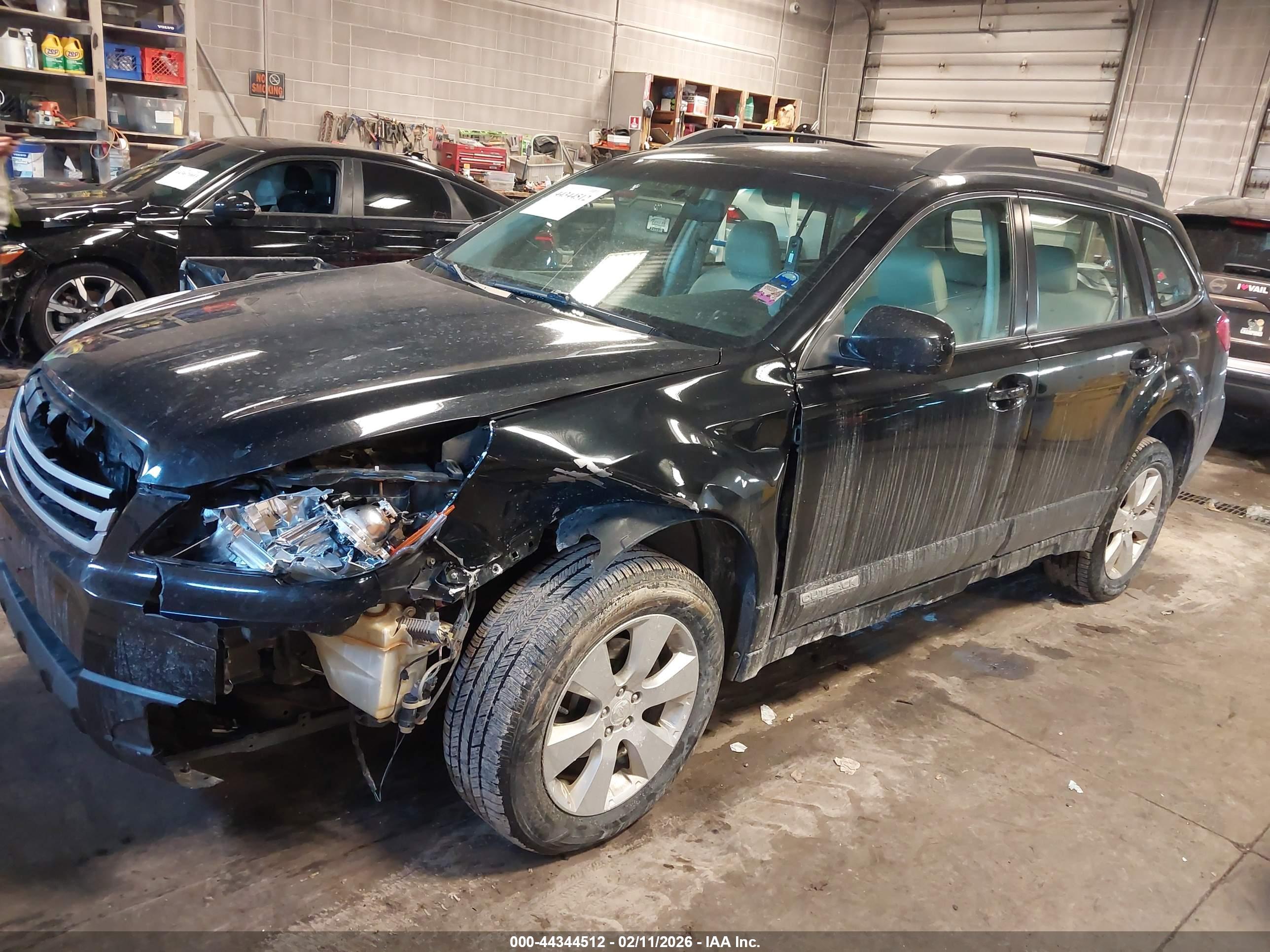 SUBARU OUTBACK image 2