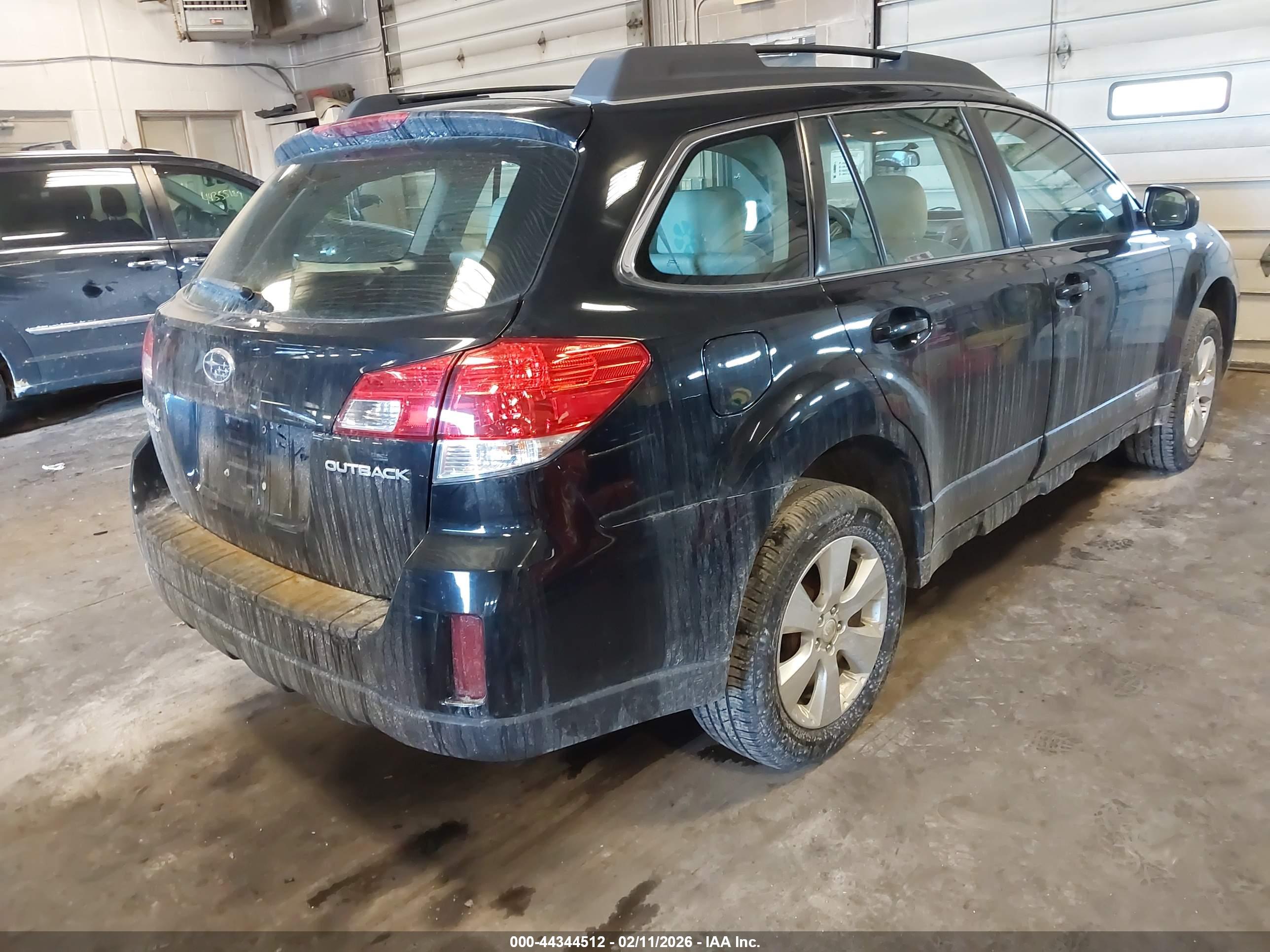 SUBARU OUTBACK image 4