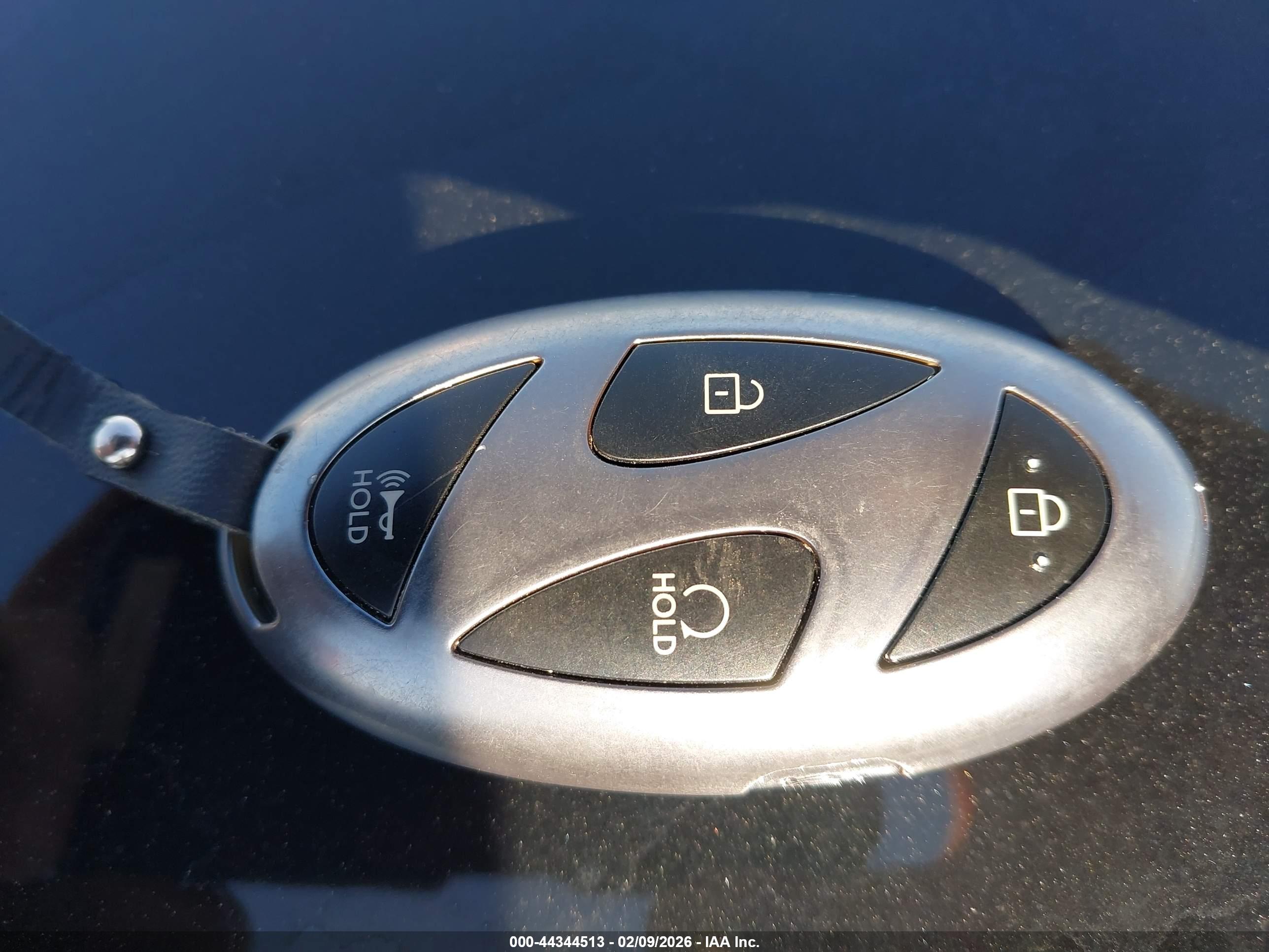 HYUNDAI ELANTRA image 11
