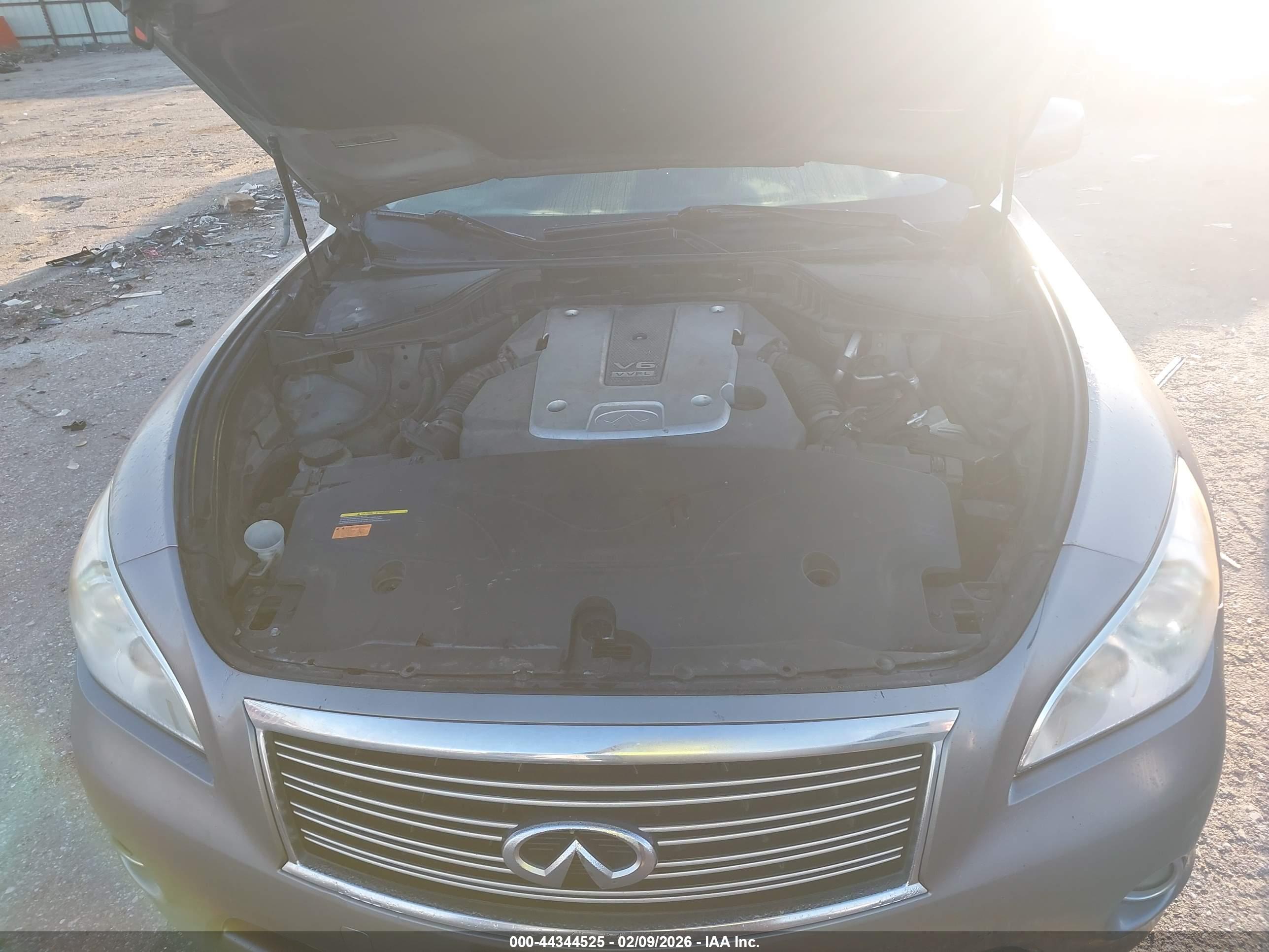 INFINITI M37 image 10