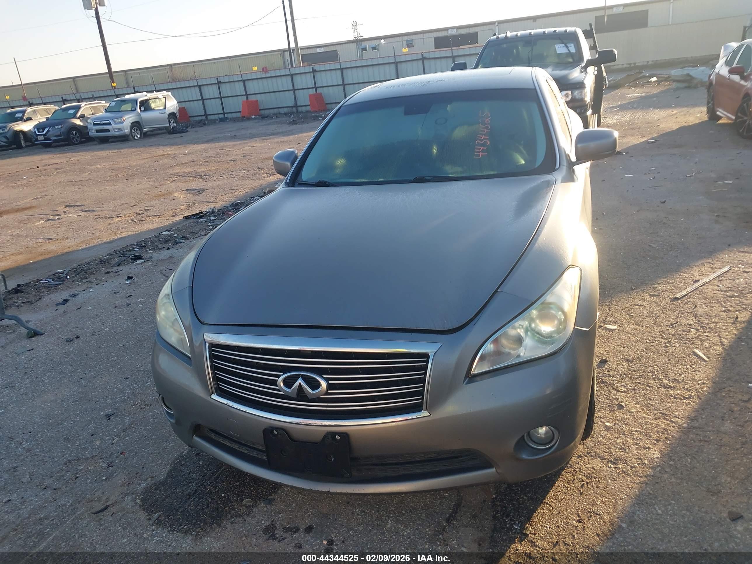 INFINITI M37 image 6