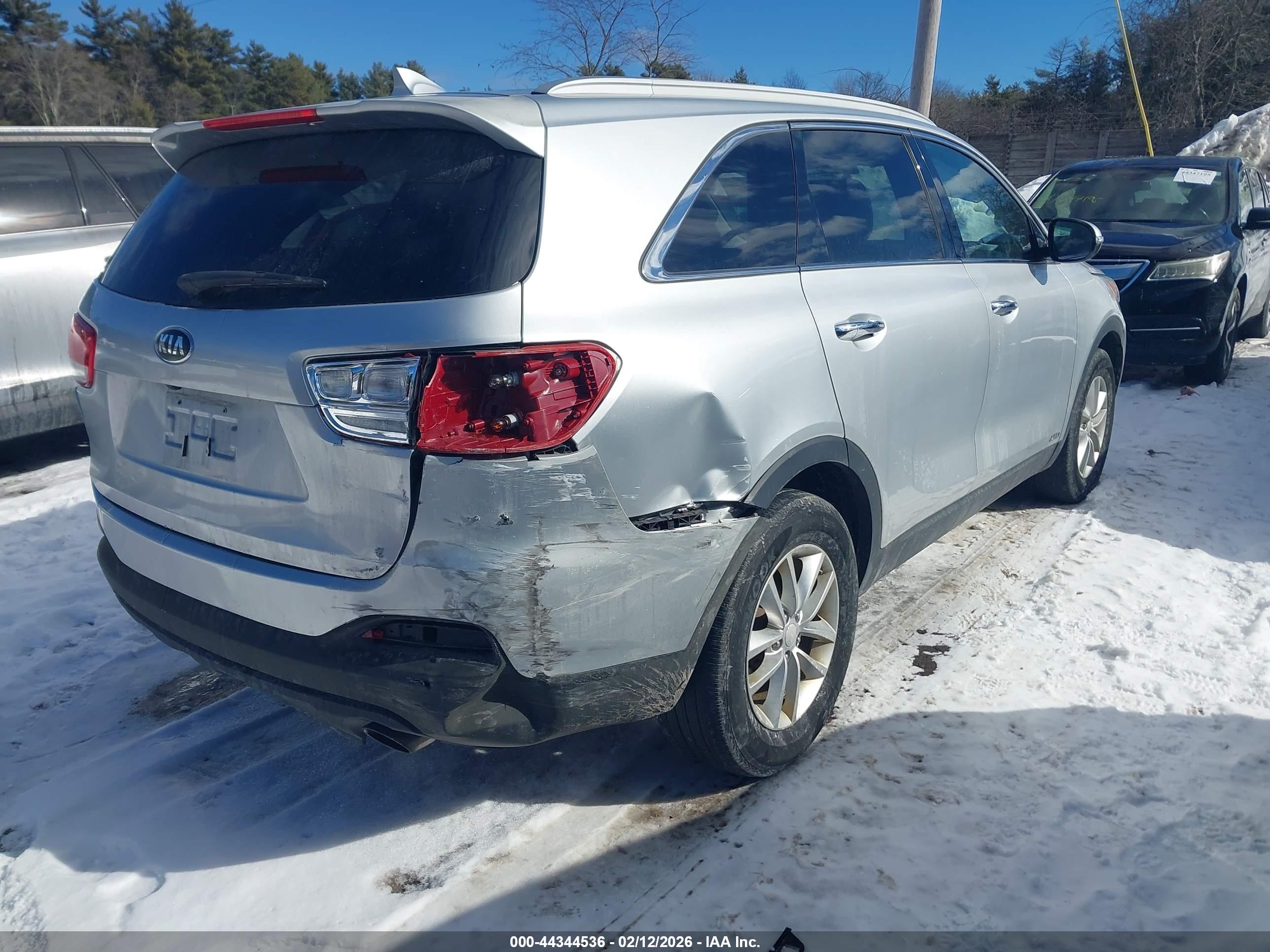 KIA SORENTO image 4