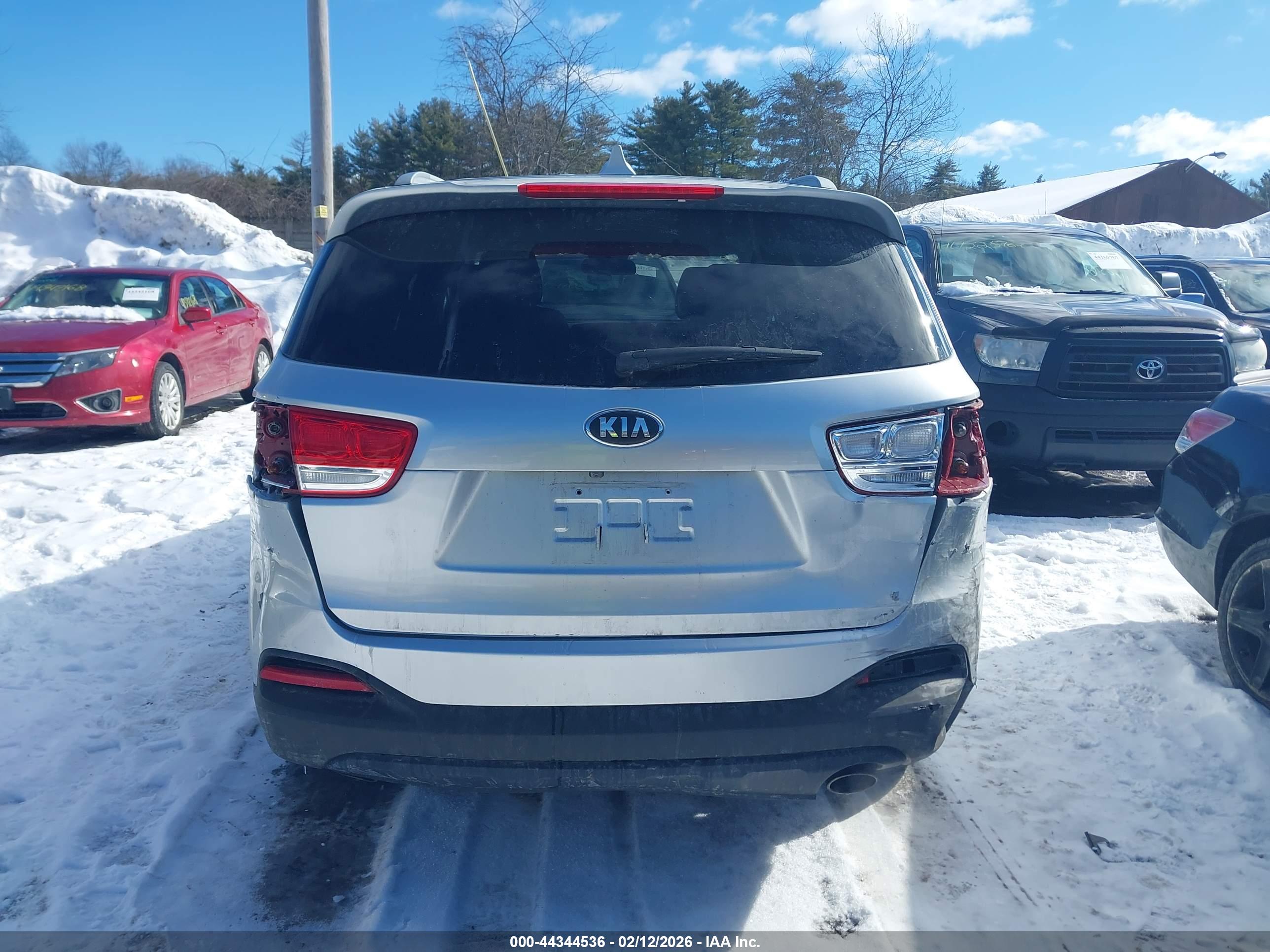 KIA SORENTO image 6