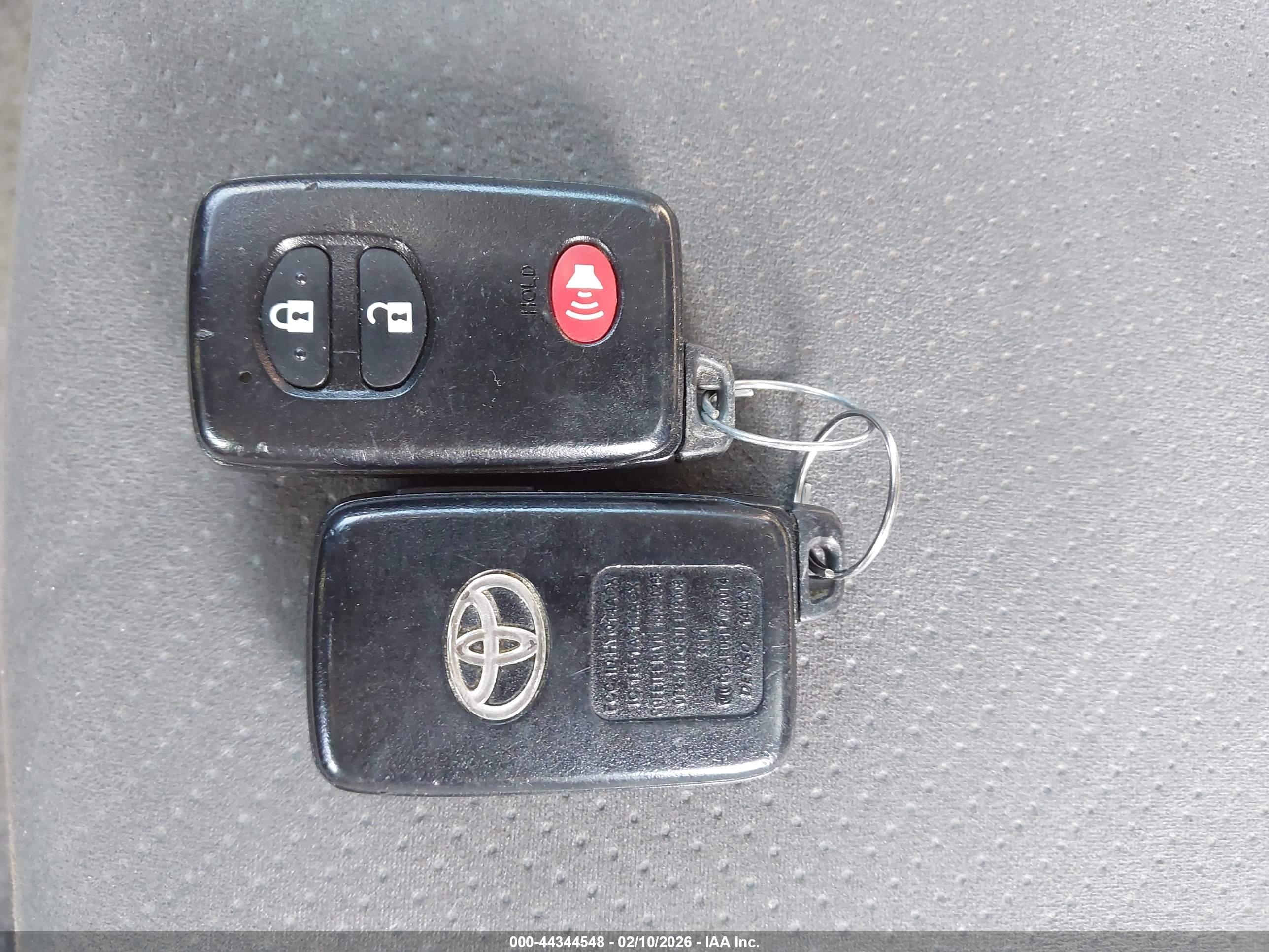 TOYOTA PRIUS image 11